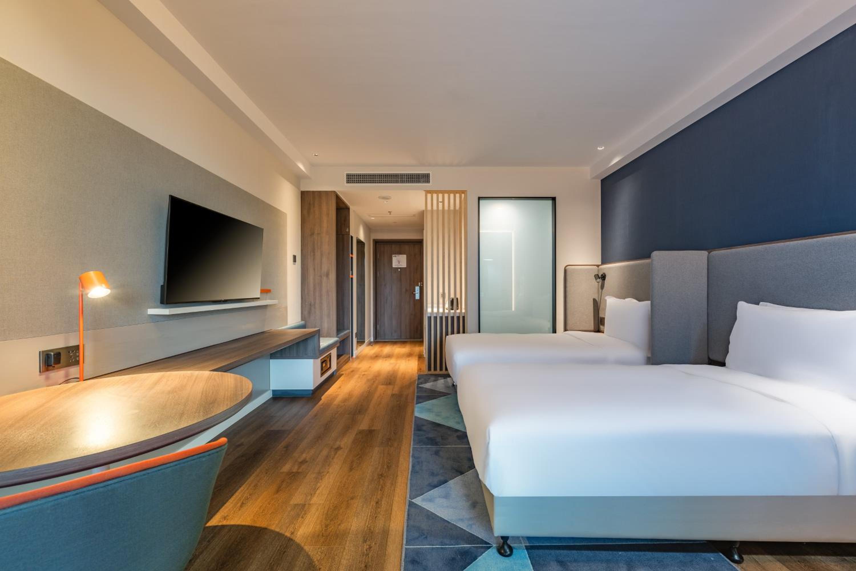 Standard Twin Room - Photo 8