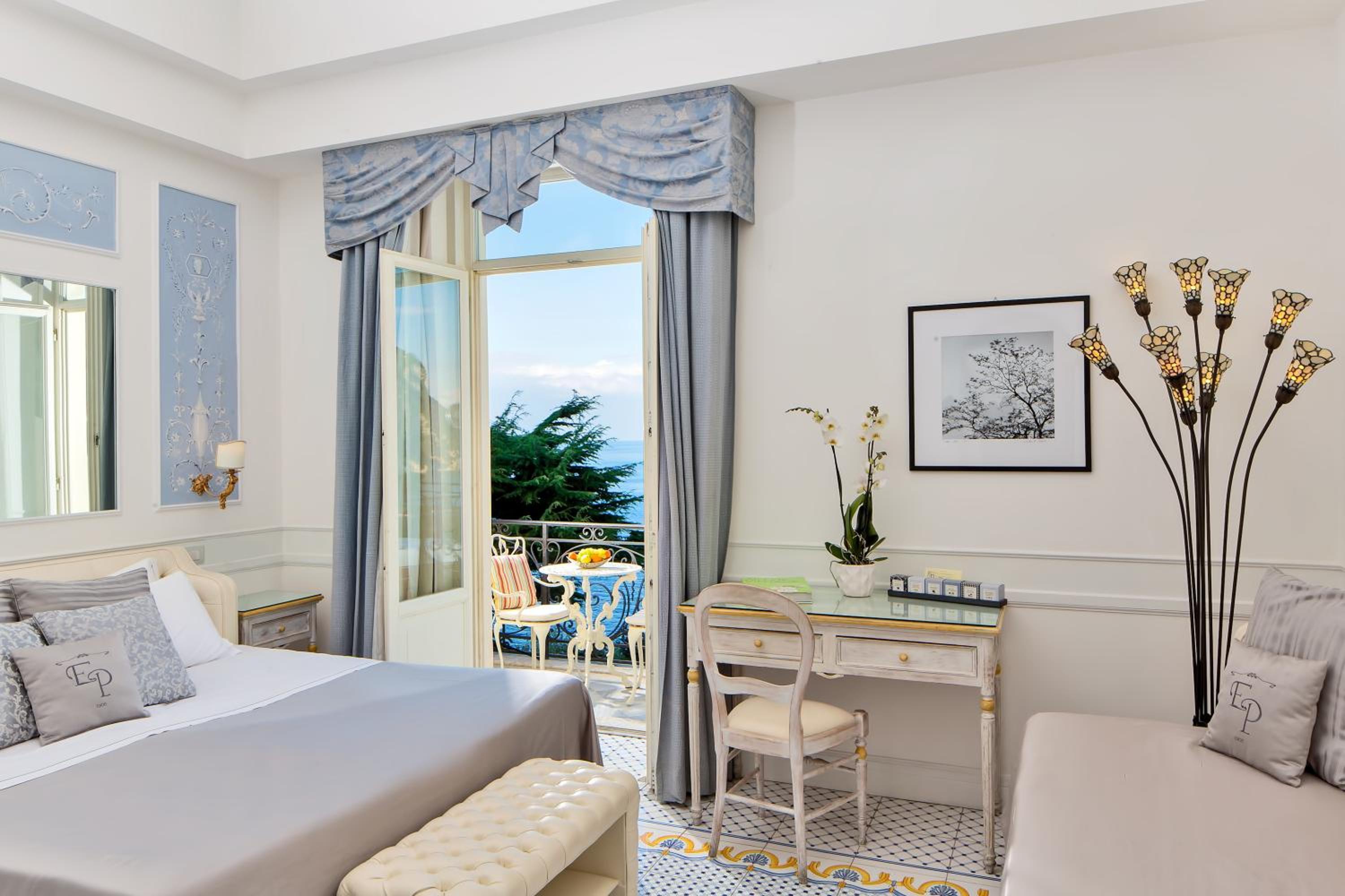 Deluxe Double Room with Sea View - Photo 2