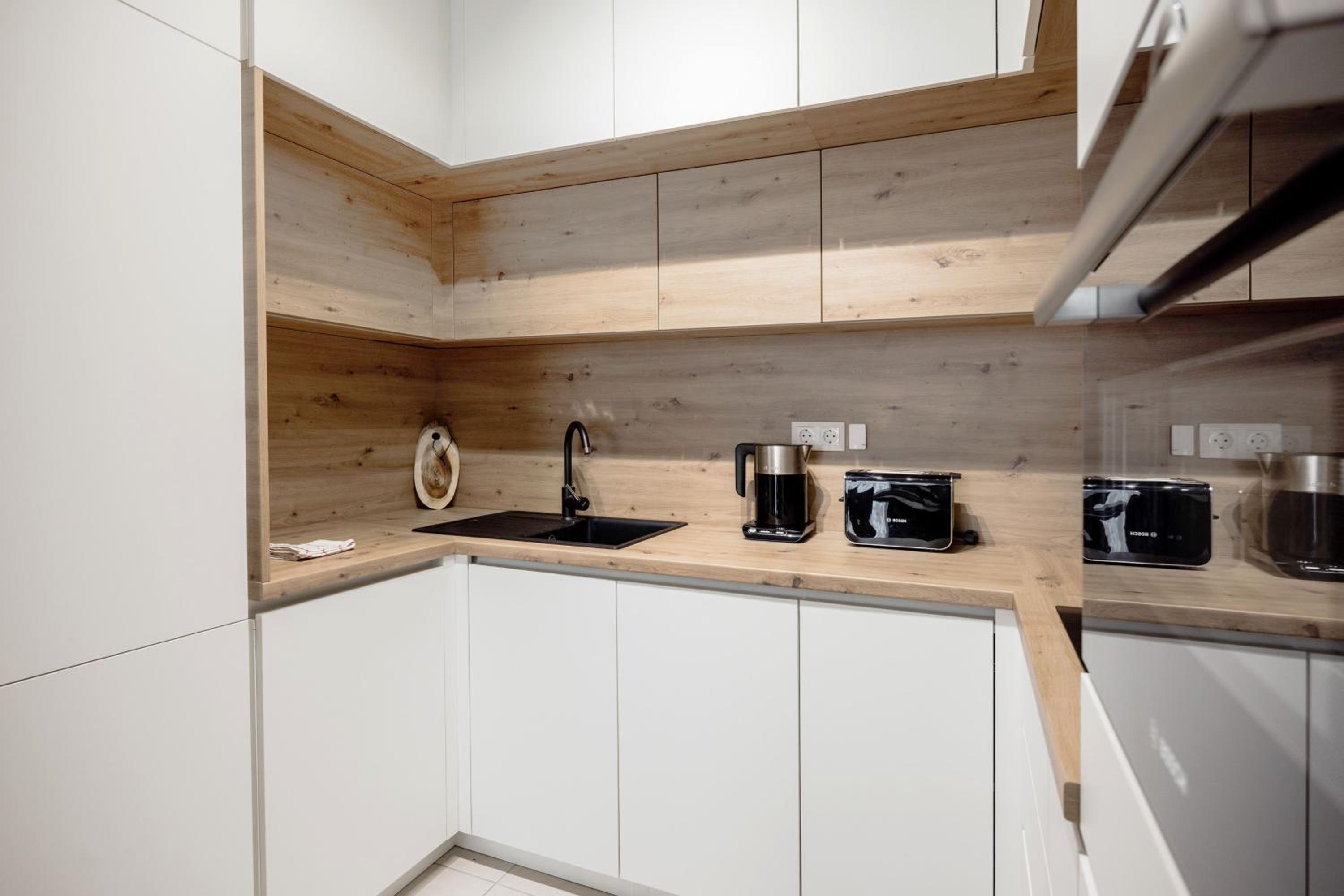 One-Bedroom Apartment - Photo 4