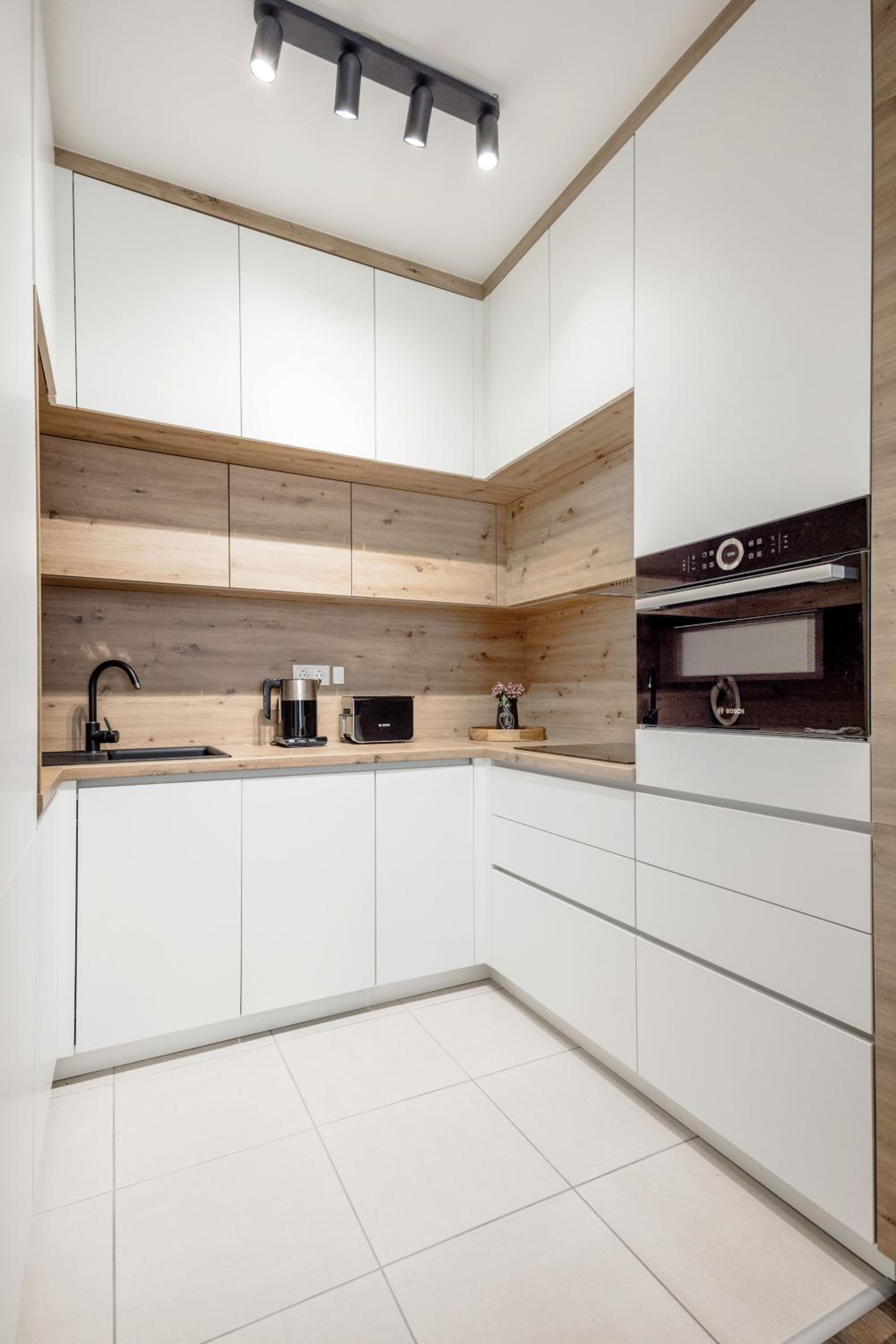 One-Bedroom Apartment - Photo 6