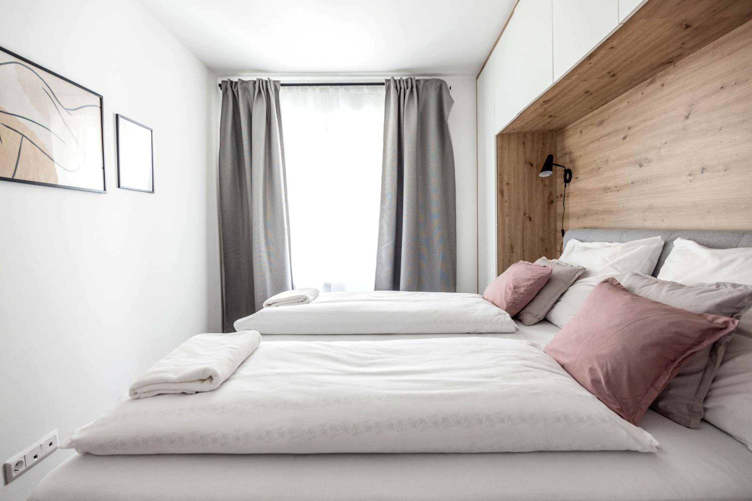 One-Bedroom Apartment - Photo 7