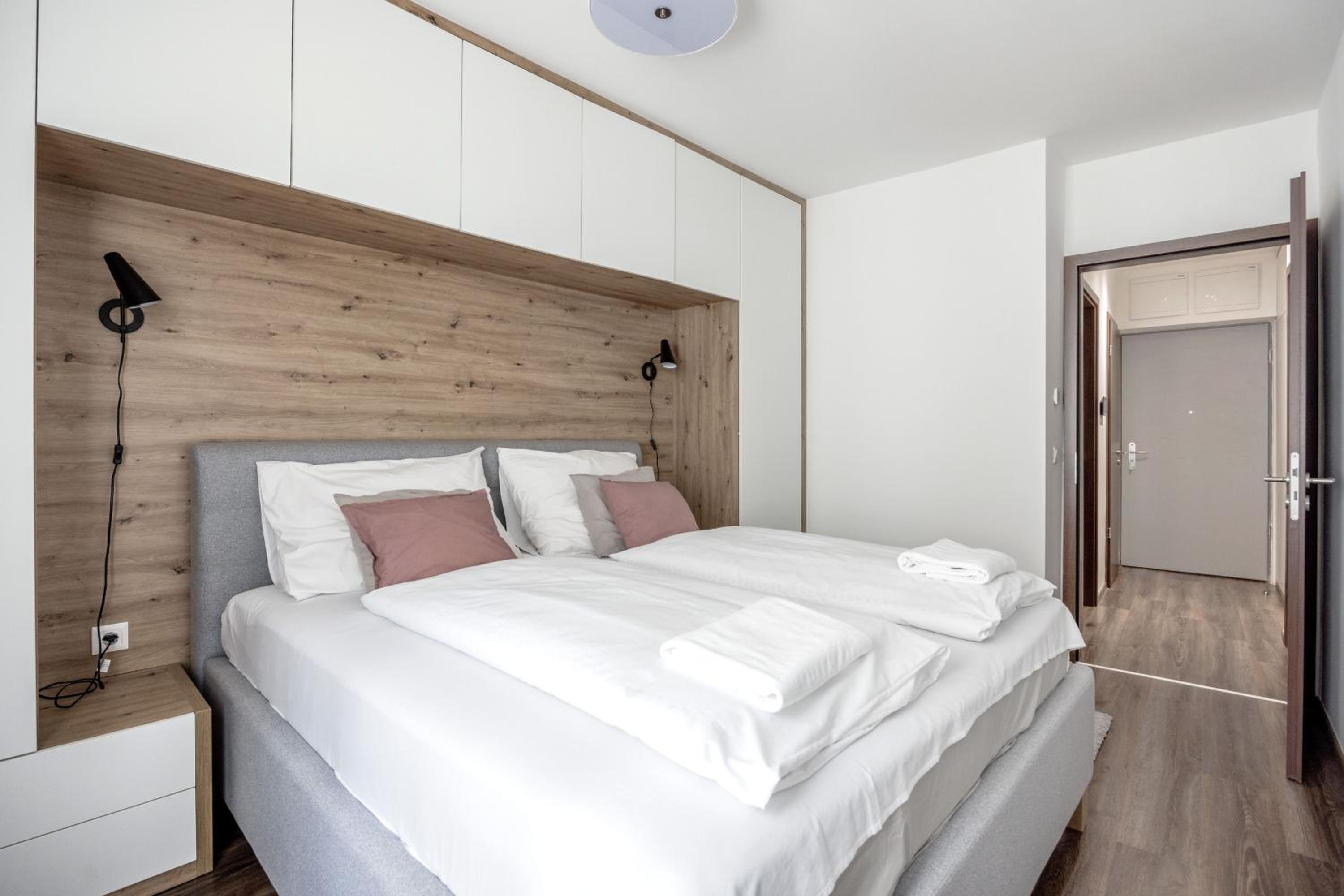 One-Bedroom Apartment - Photo 10
