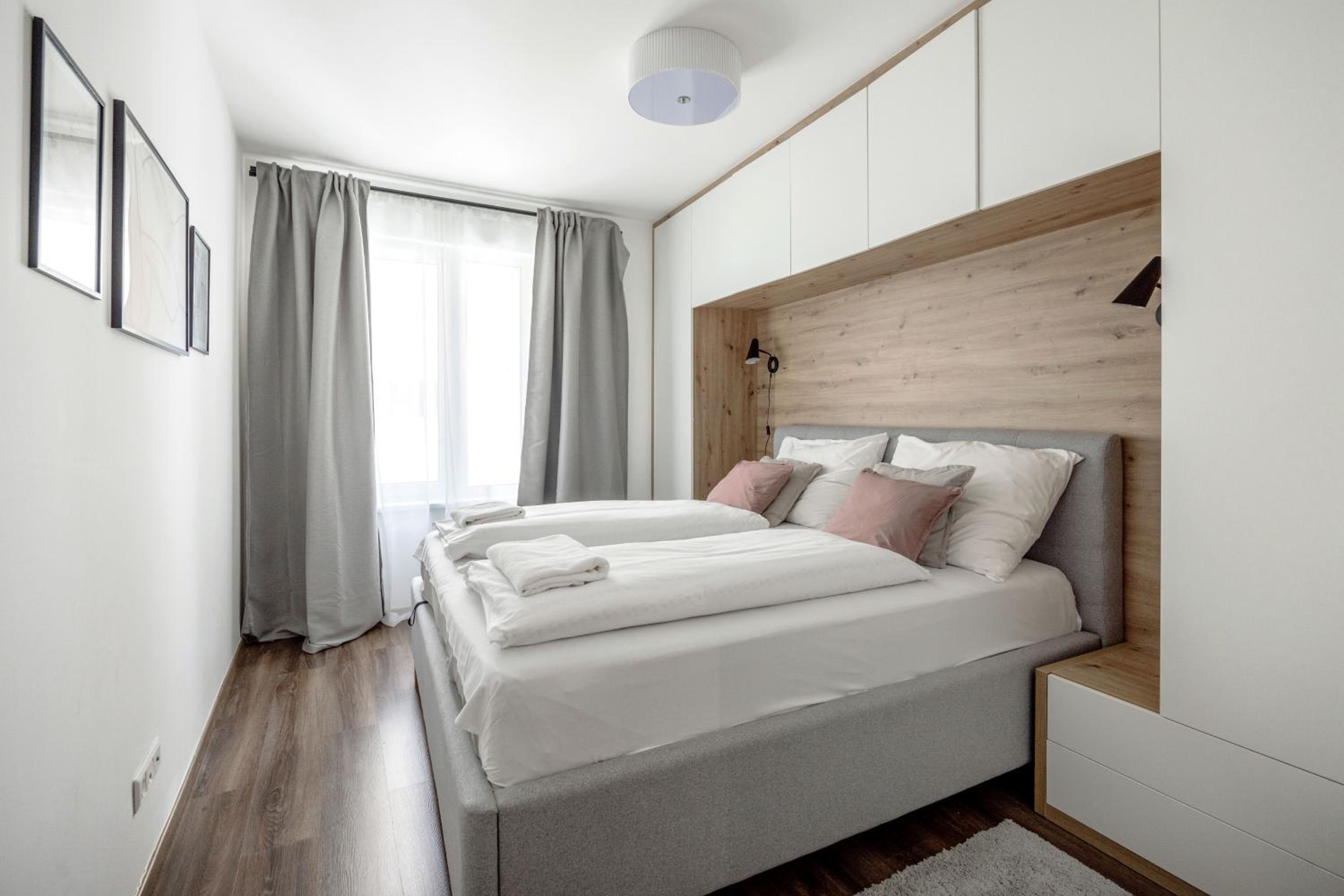 One-Bedroom Apartment - Photo 14