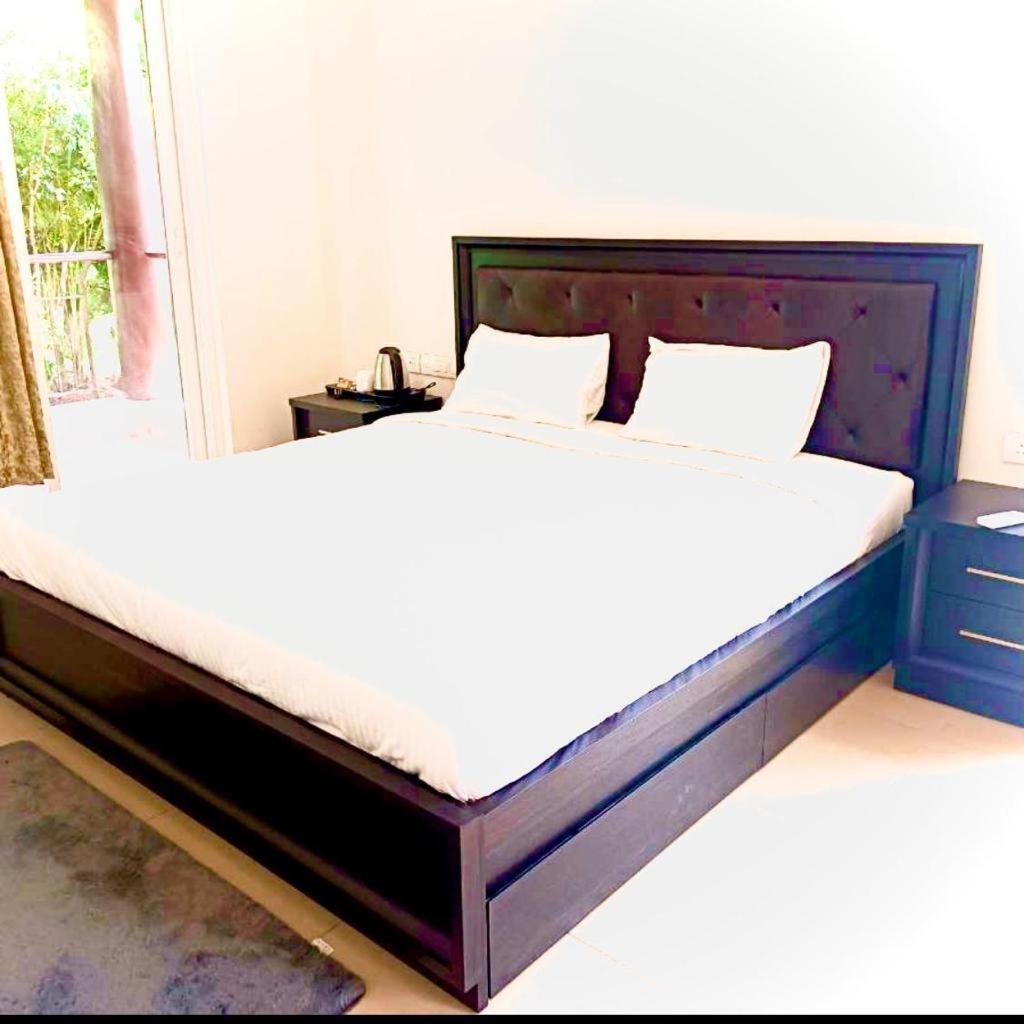 Double Room with Balcony (2 Adults + 1 Child) - Photo 4