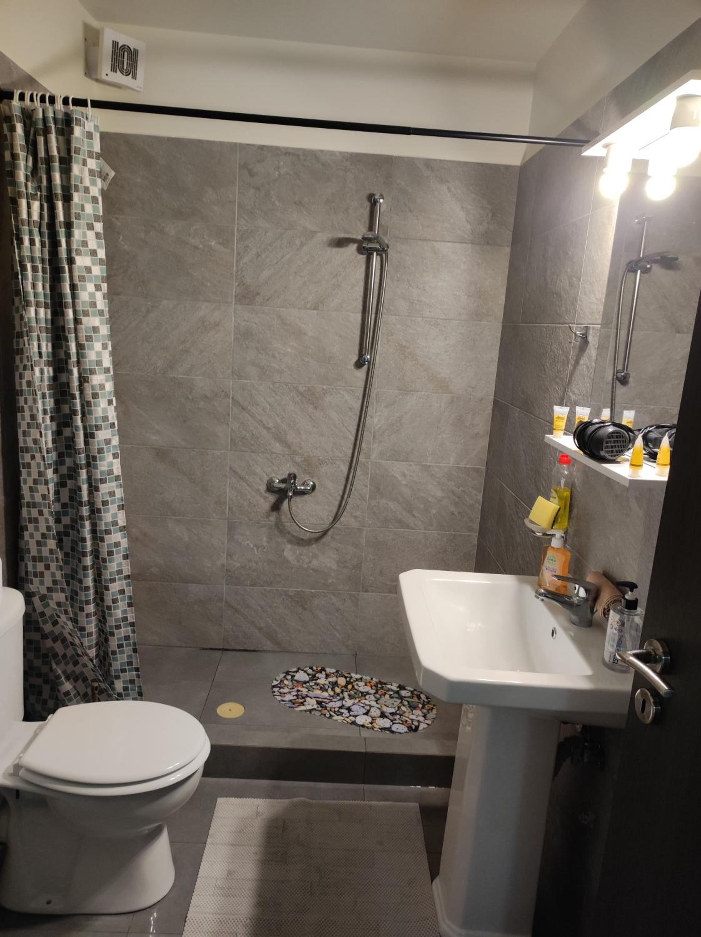 Two-Bedroom Apartment - Photo 2