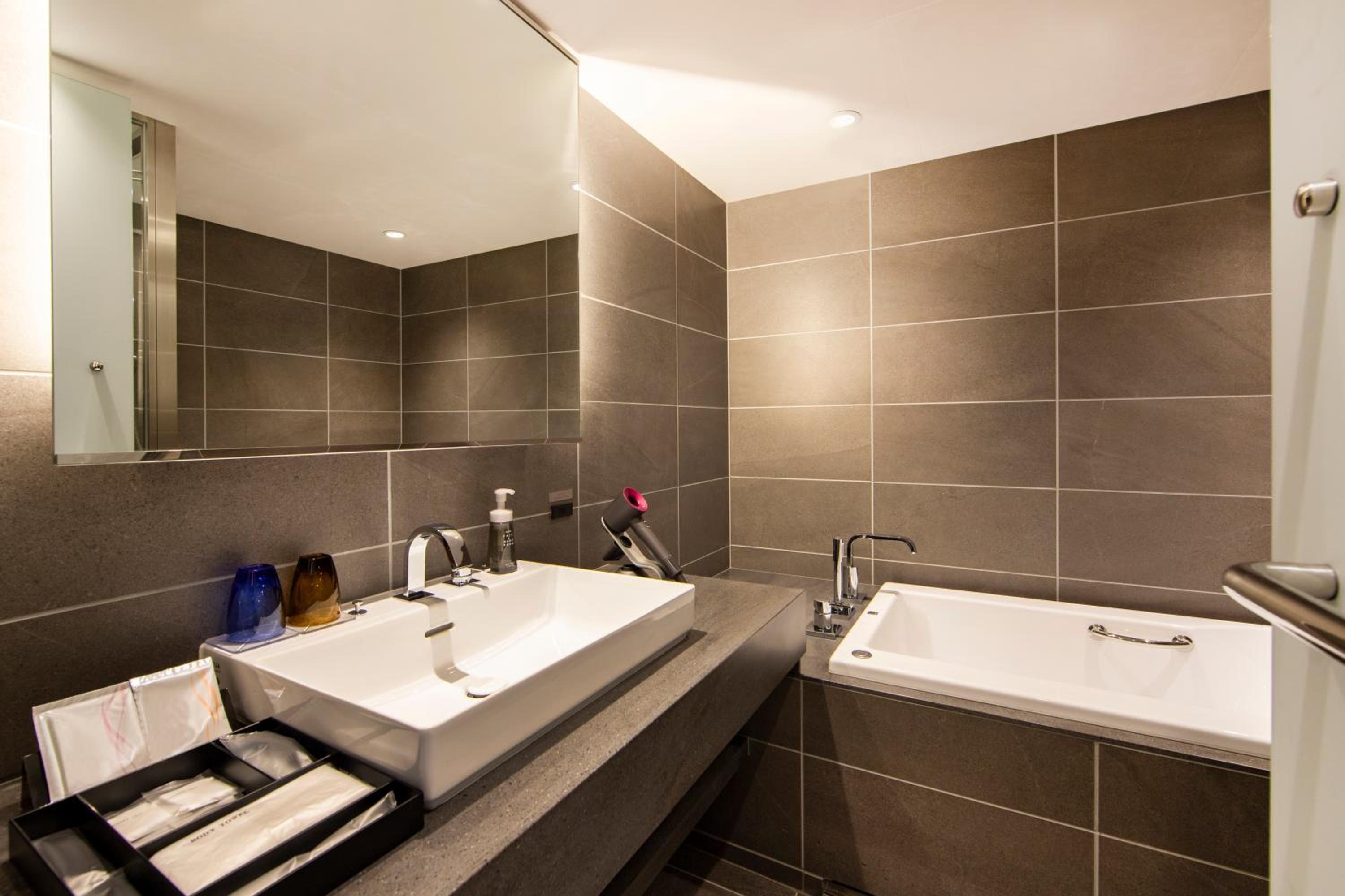 Deluxe Double Room with Sofa Bed photo 2