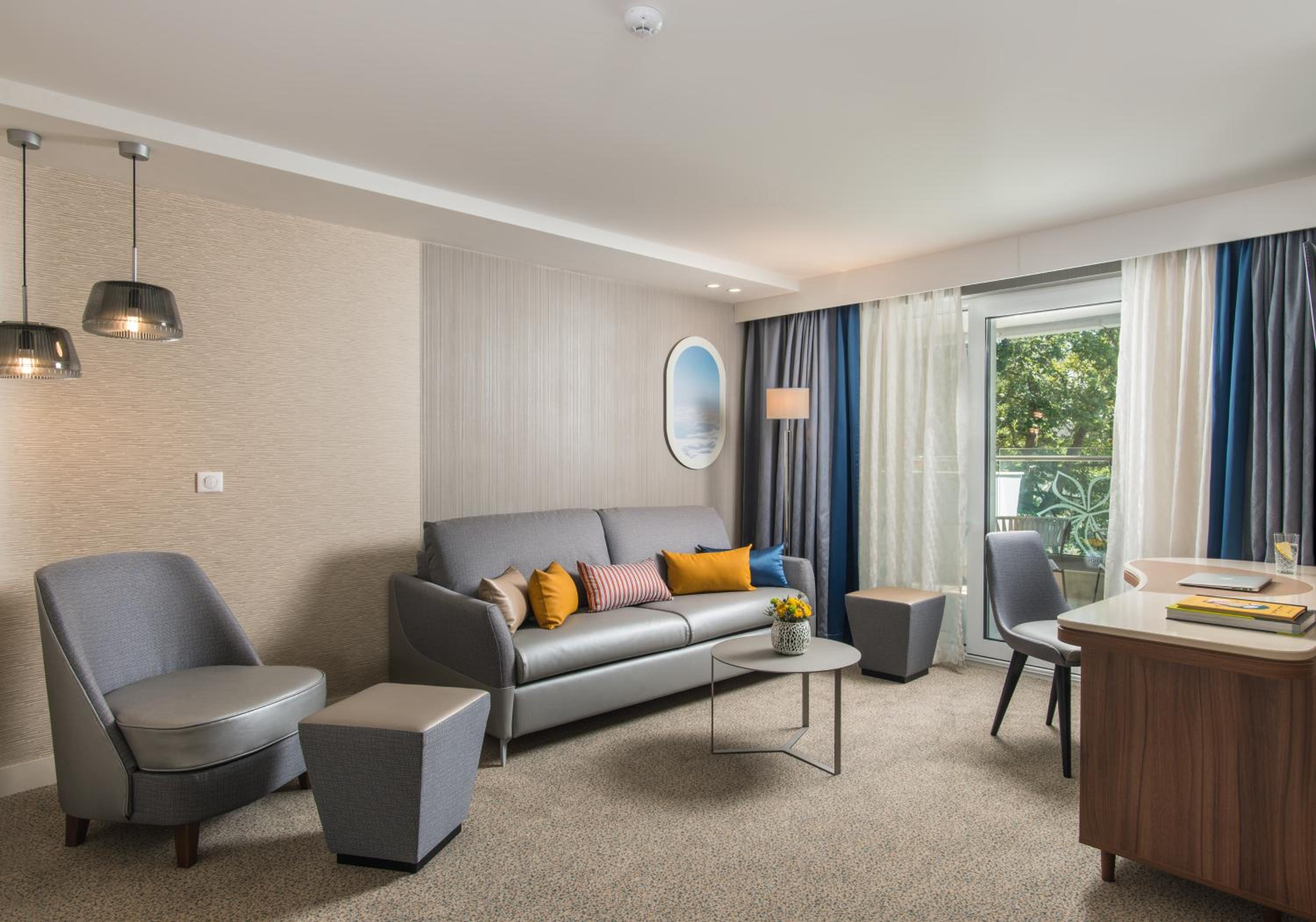 Deluxe Apartment with Park View photo 3