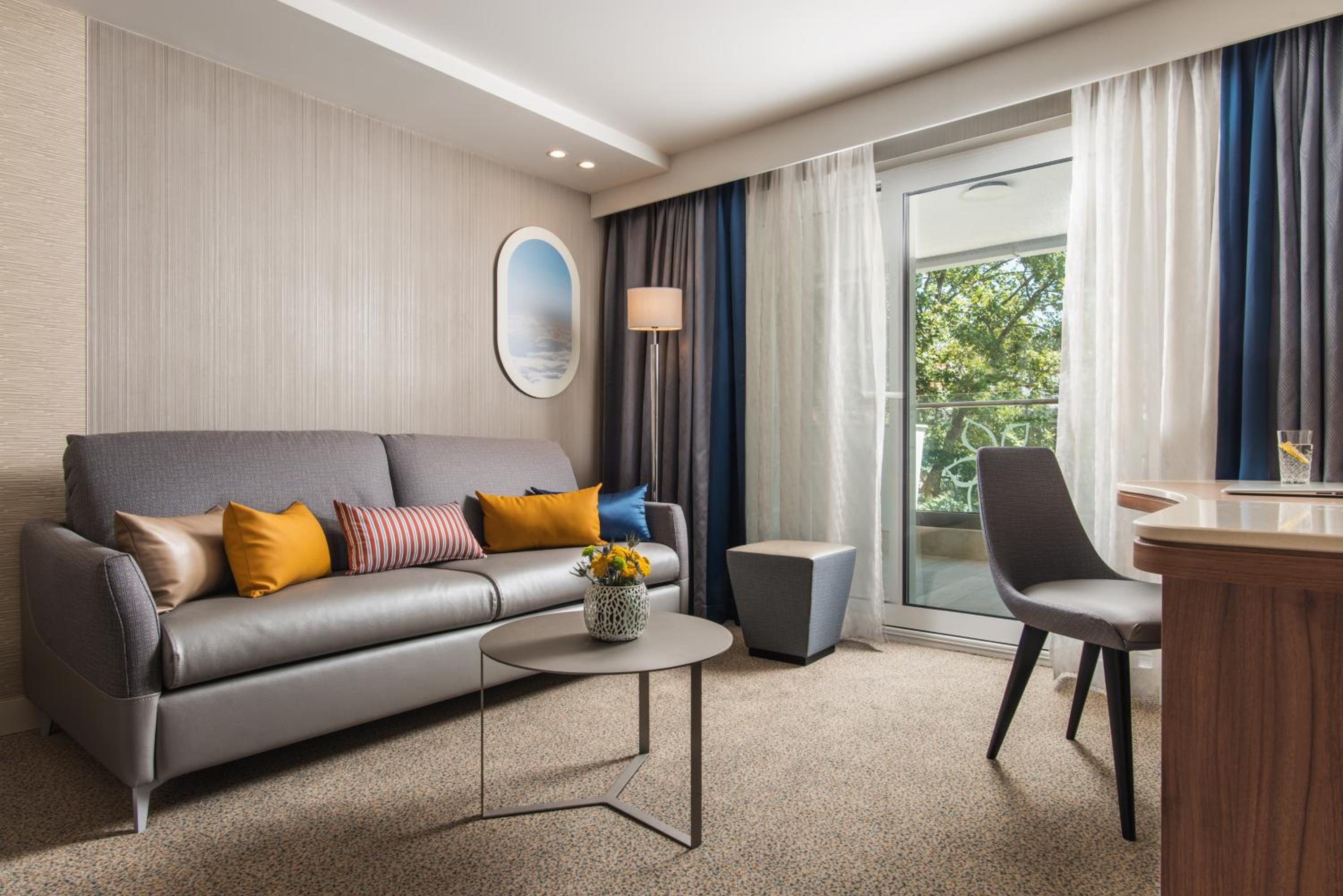 Deluxe Apartment with Park View photo 1