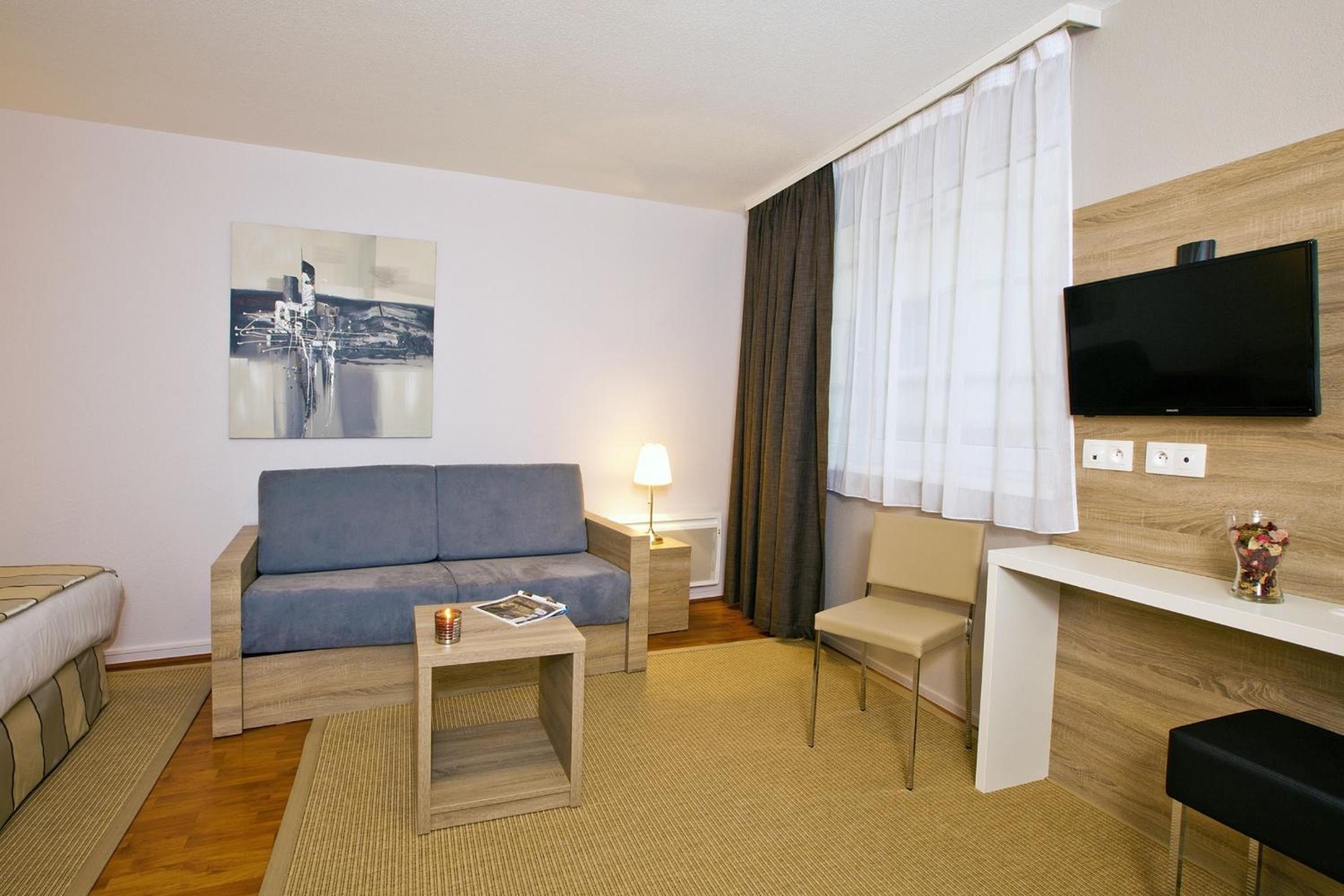 Large Studio (3 Adults) photo 3
