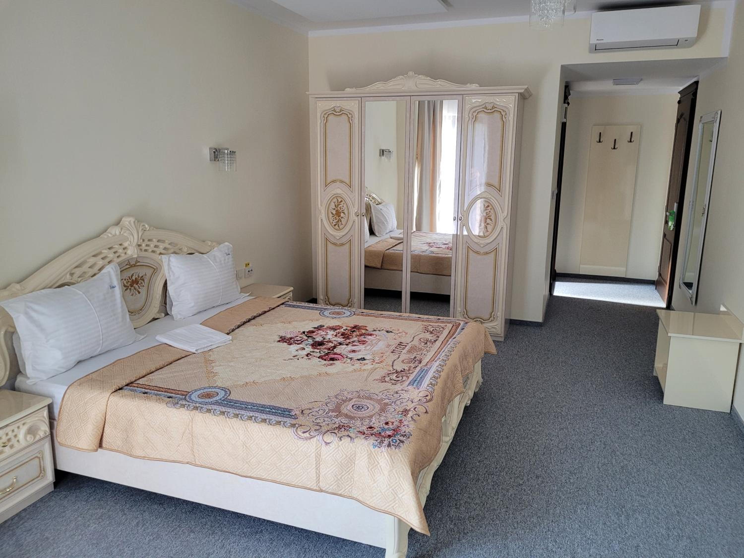 King Room with Spa Bath - Photo 1
