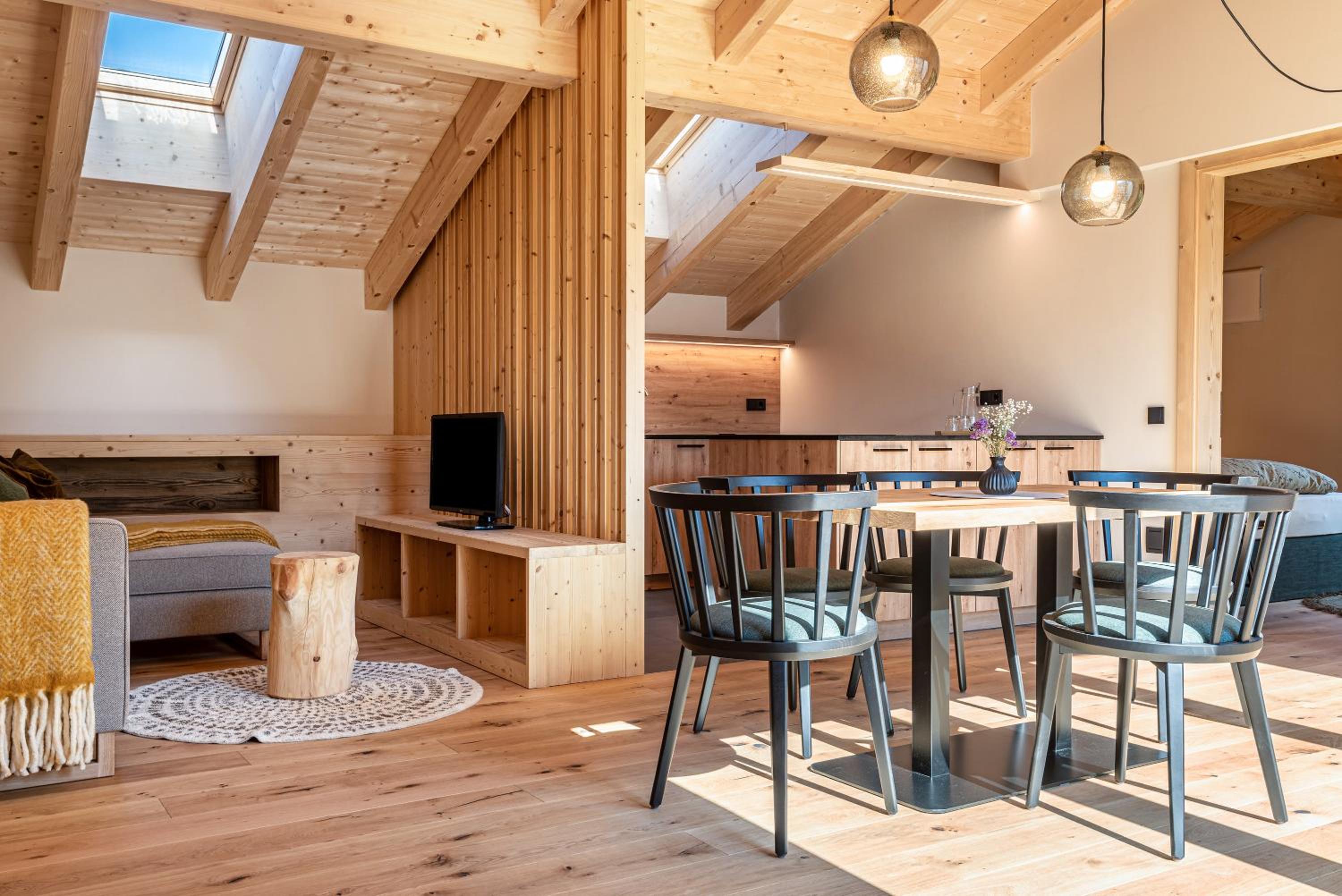 Two-Bedroom Deluxe Apartment with Garden View