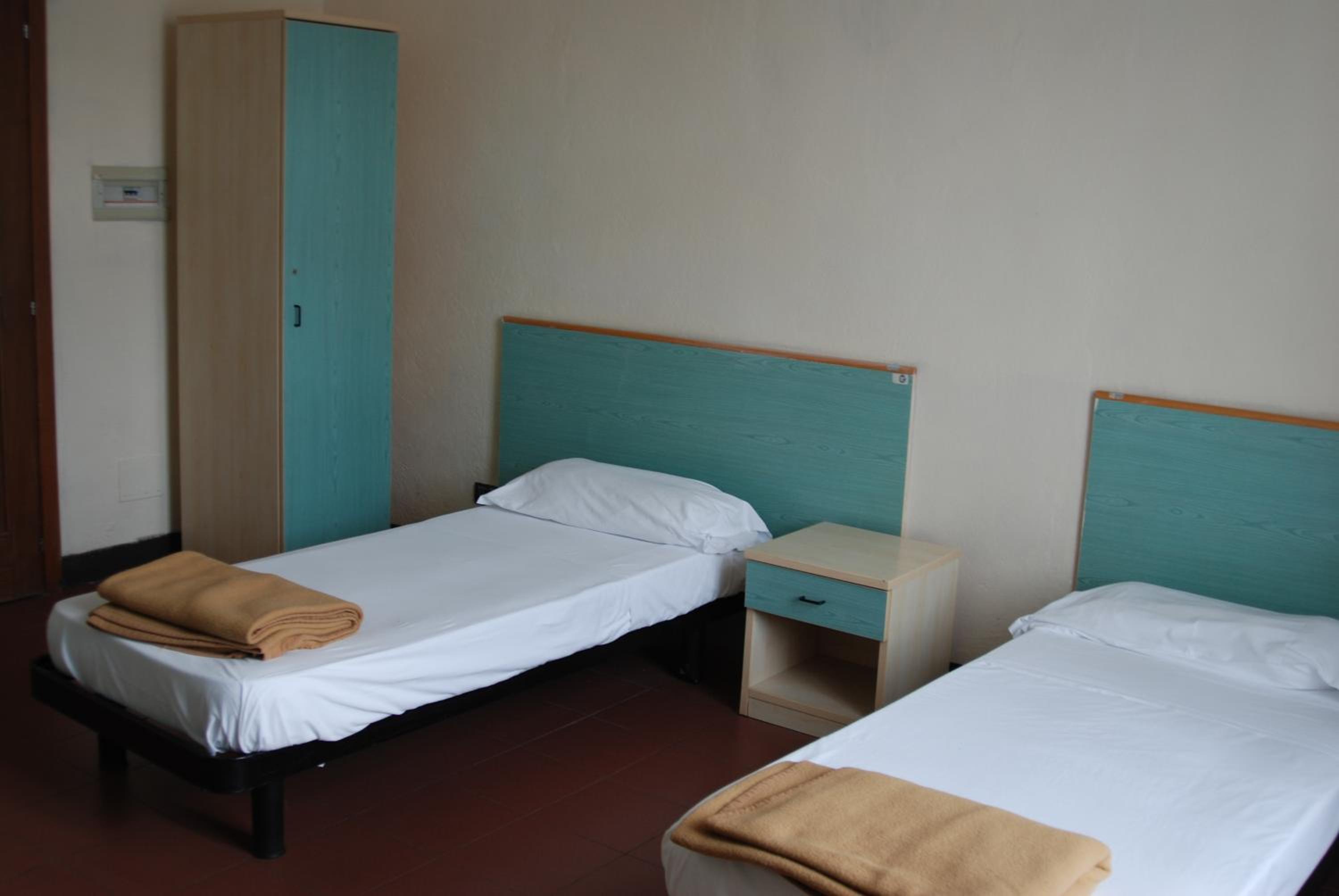 Quadruple Room with Shared Bathroom photo 3