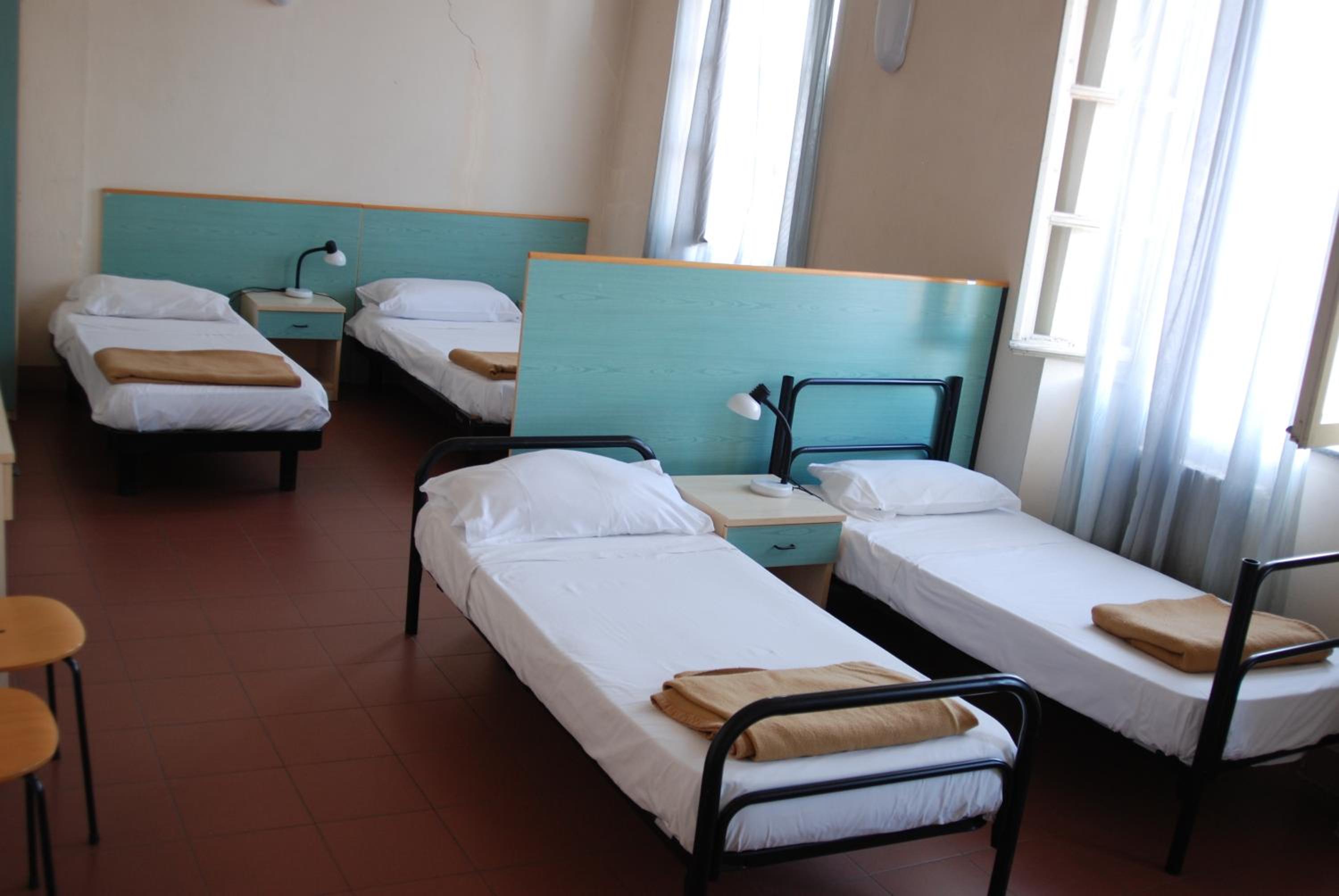 Bed in 8-Bed Mixed Dormitory Room photo 2