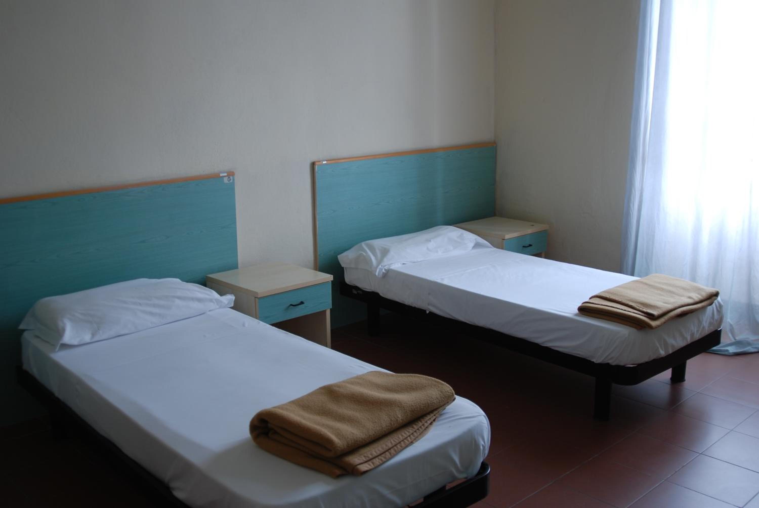 Quadruple Room with Shared Bathroom photo 2