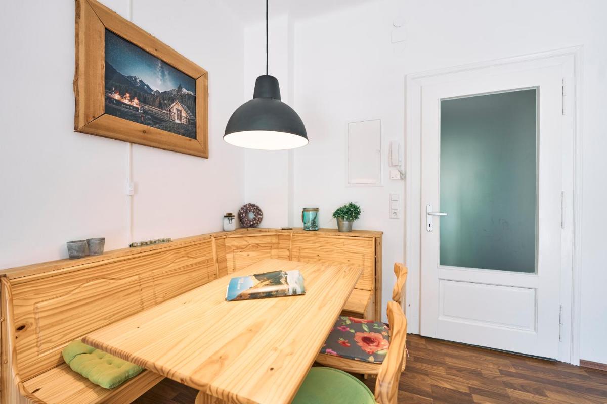 Apartment with Balcony photo 3