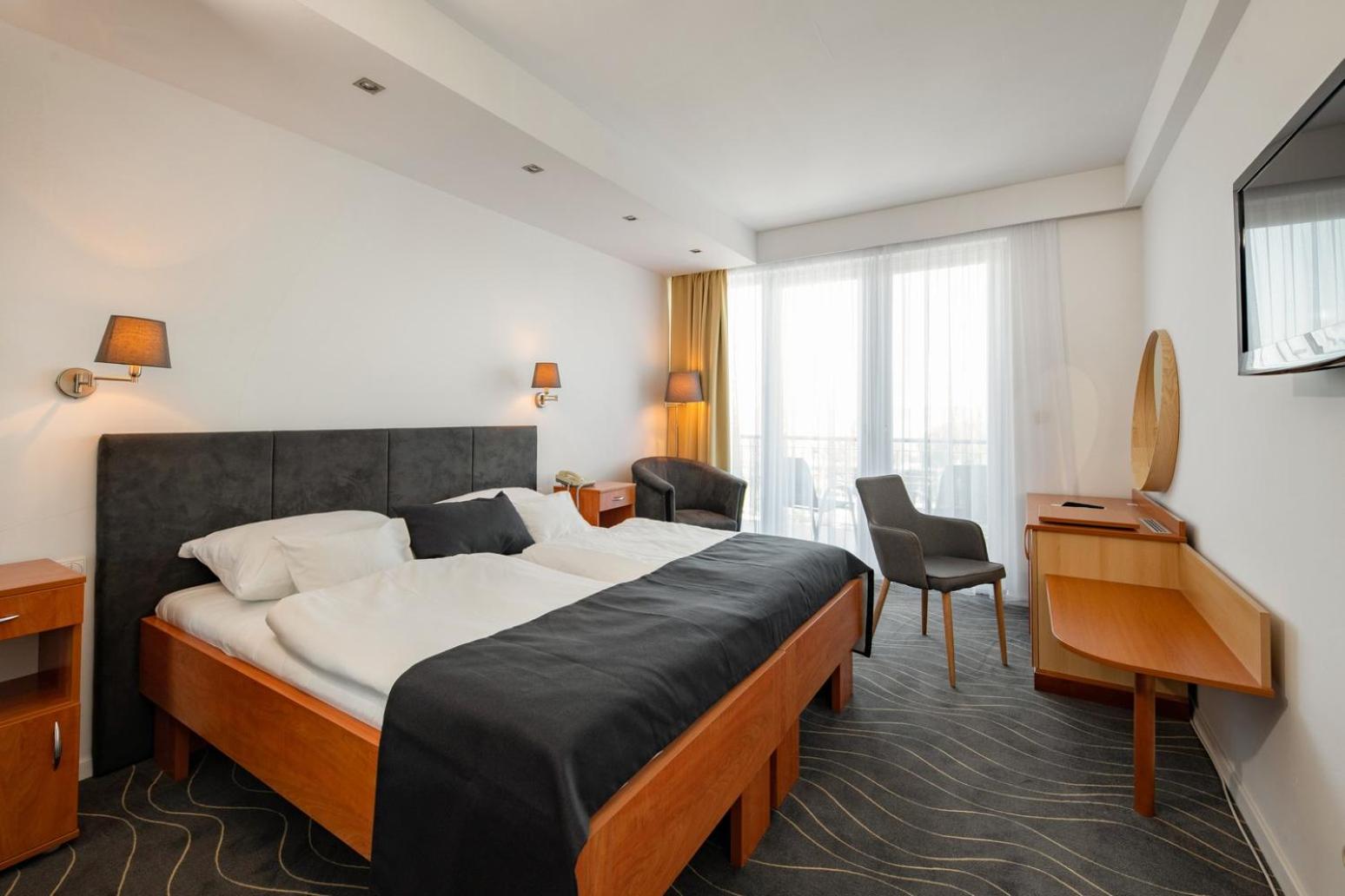 Double Room with Garden View - Photo 3