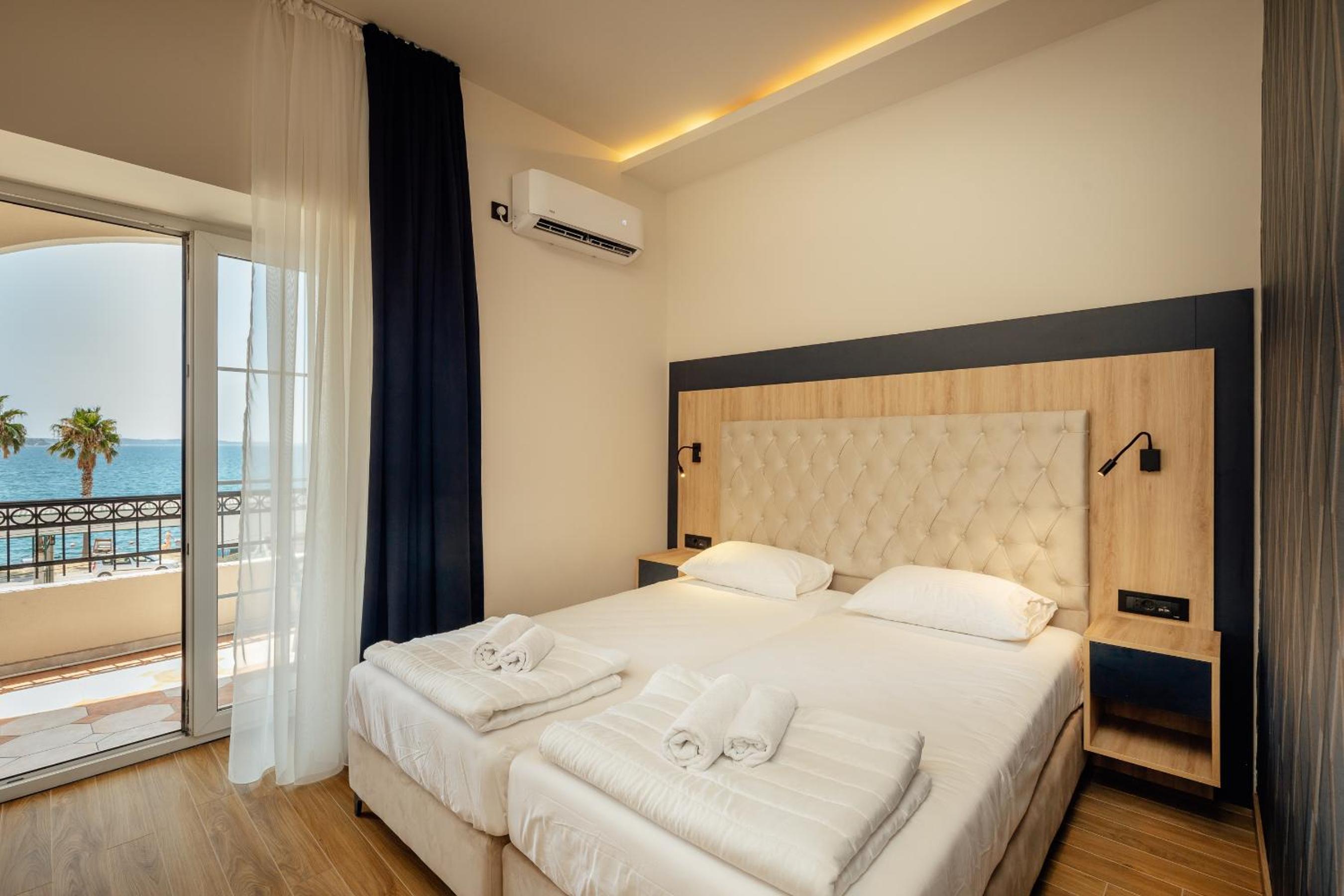Deluxe Triple Room with Sea View photo 1