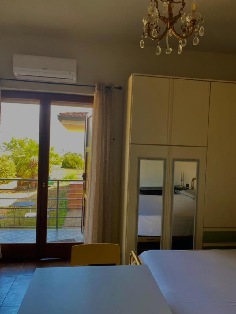 Double Room with Lake View - Photo 3
