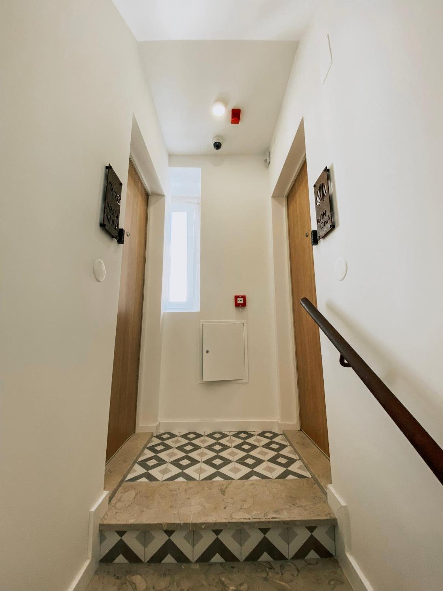 Two-Bedroom Apartment - Photo 32