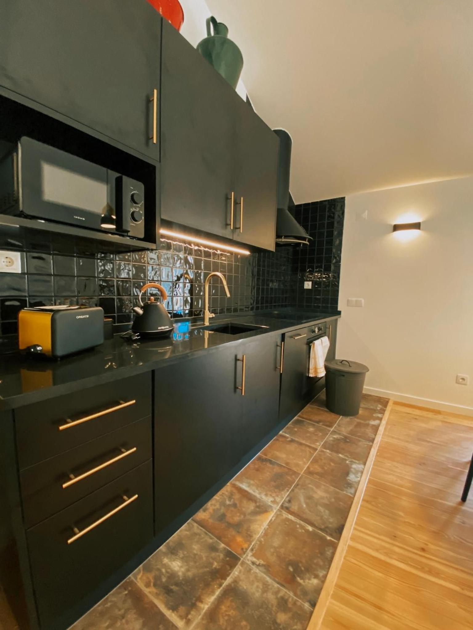 Two-Bedroom Apartment - Photo 19