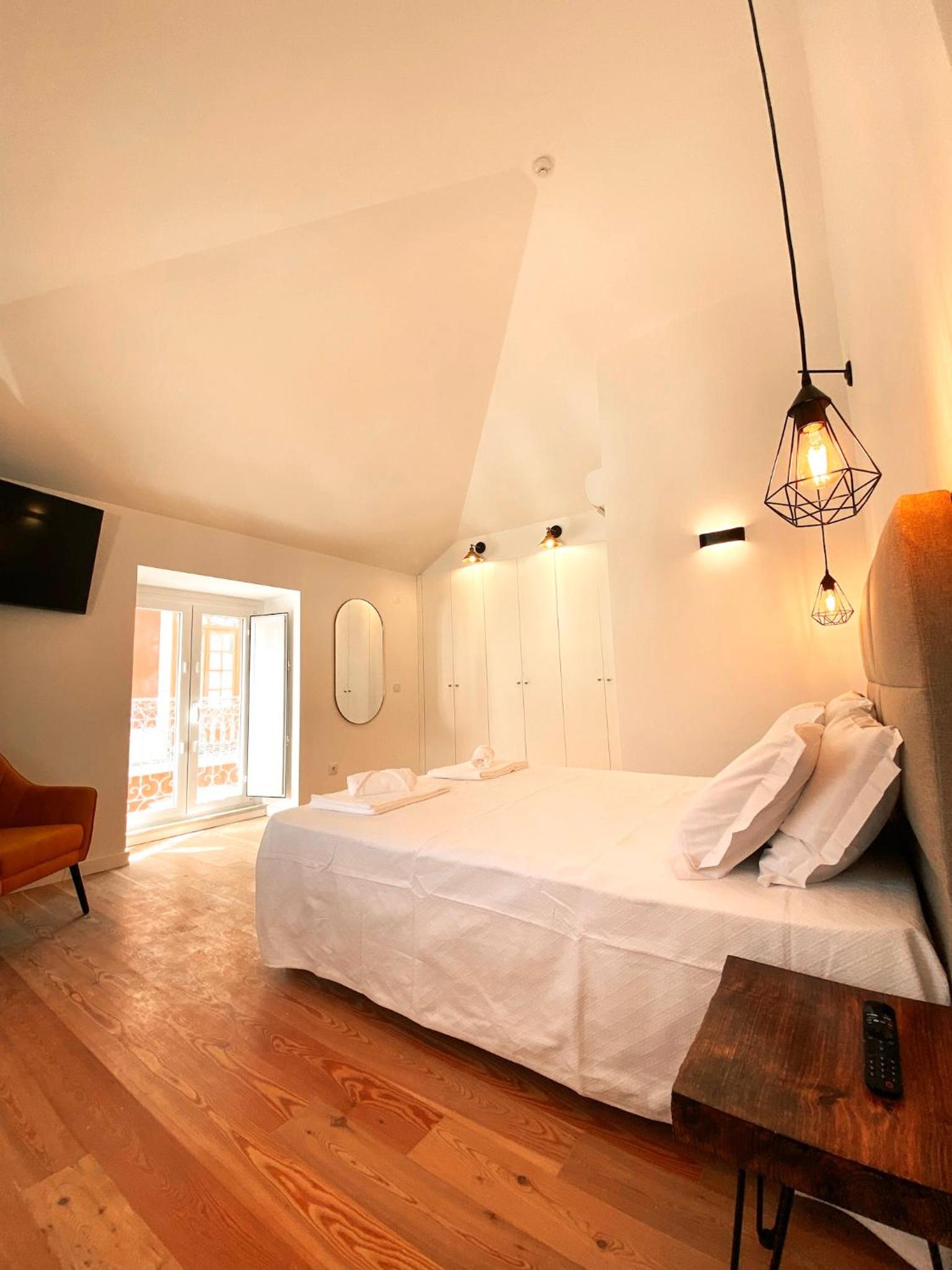 Two-Bedroom Apartment - Photo 21