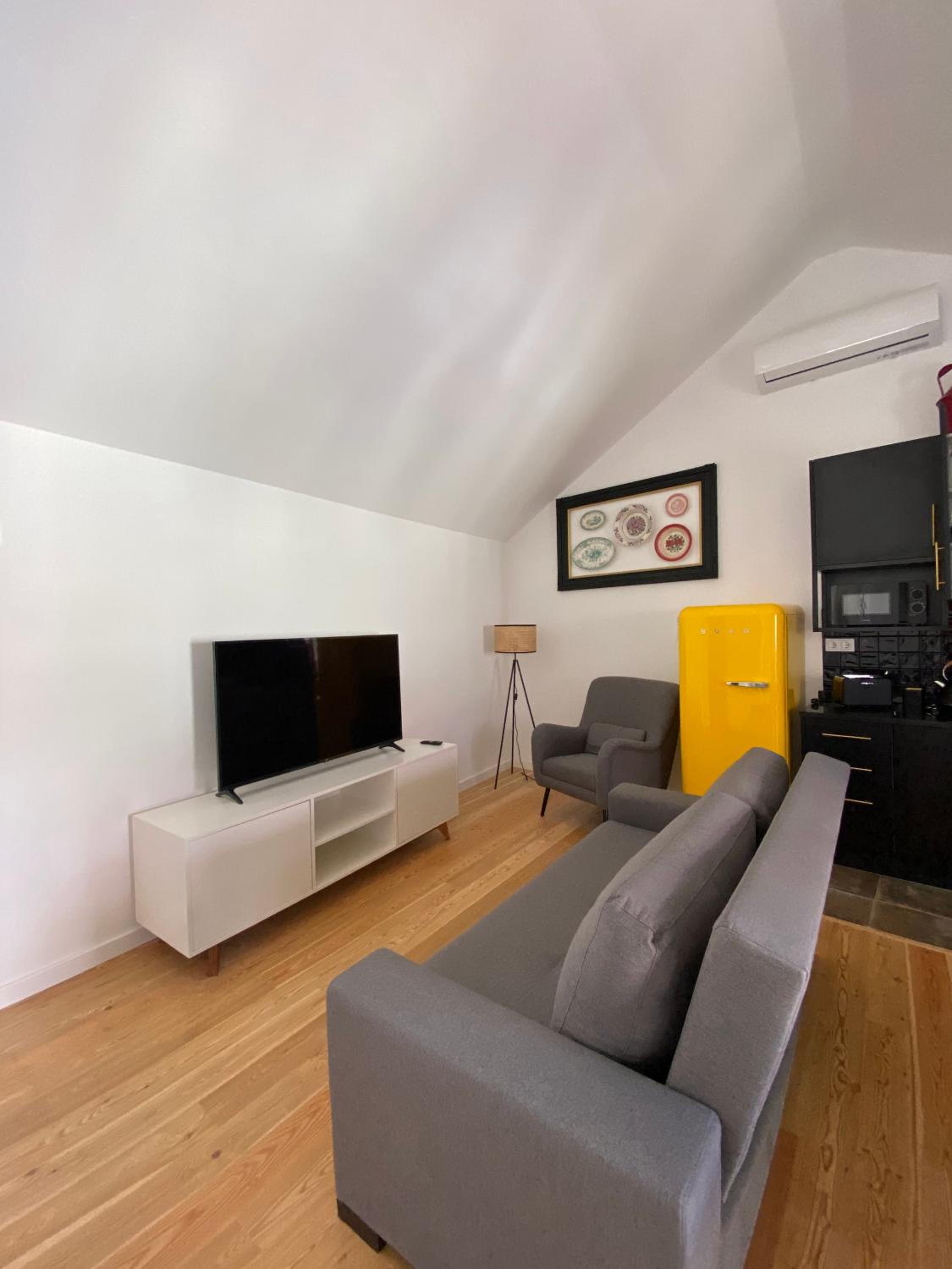 Two-Bedroom Apartment - Photo 41