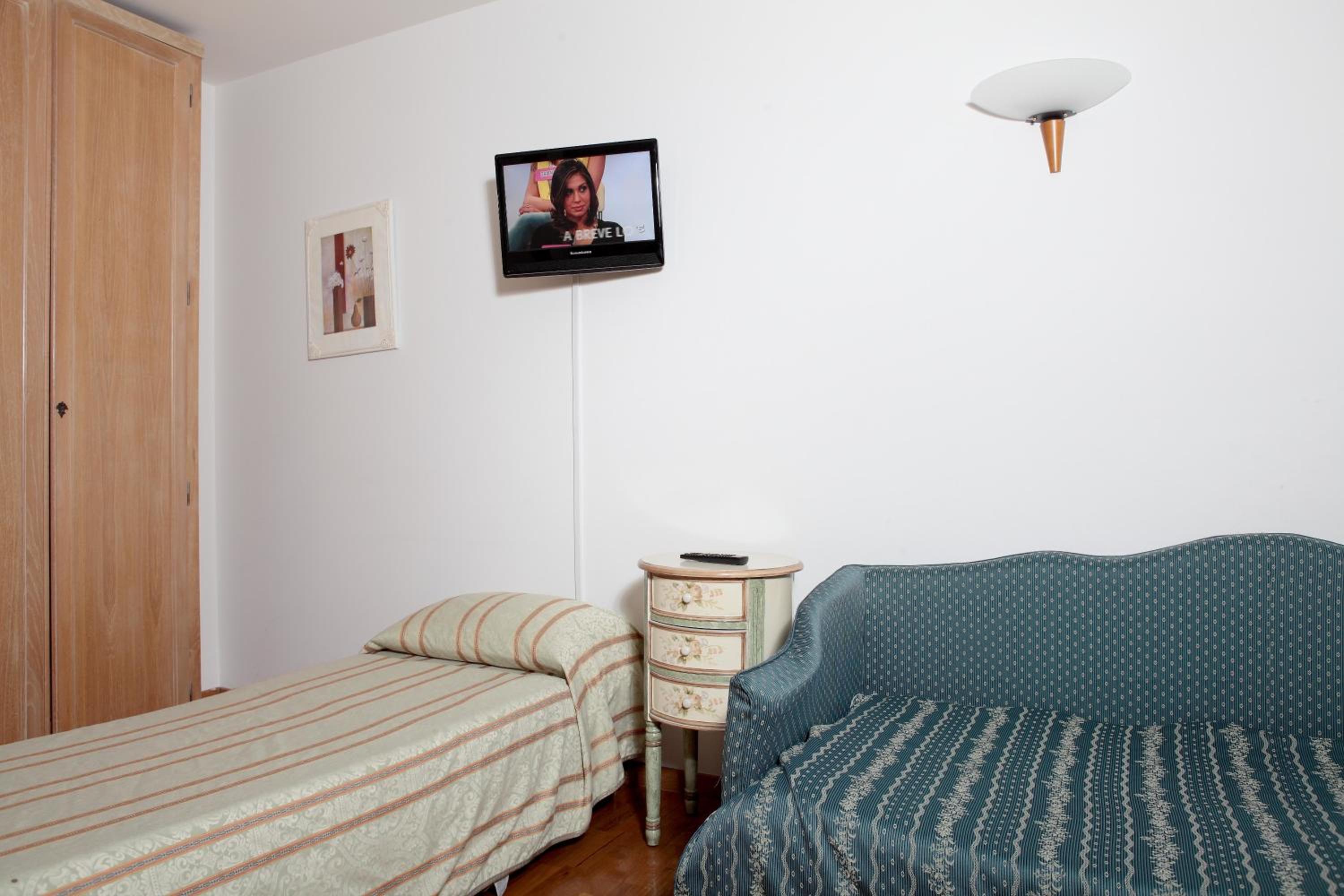 Triple Room - Photo 2