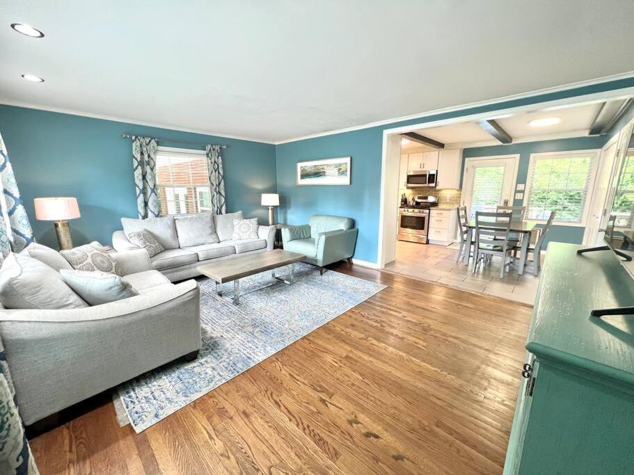 Three-Bedroom House - Photo 1