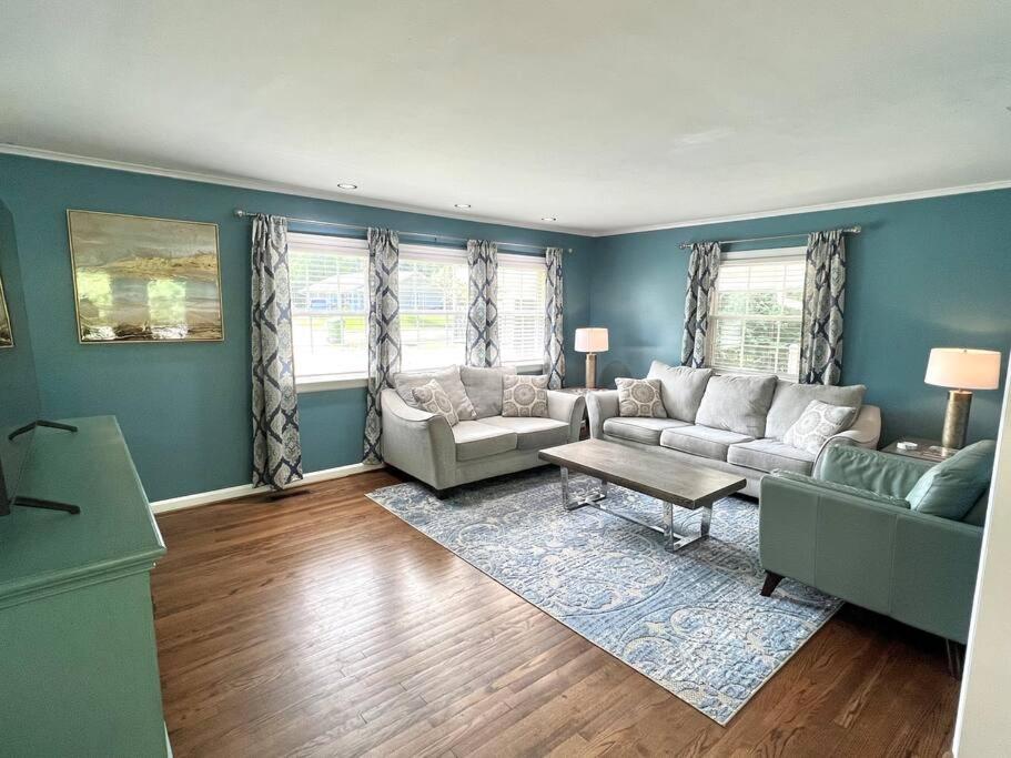 Three-Bedroom House - Photo 16