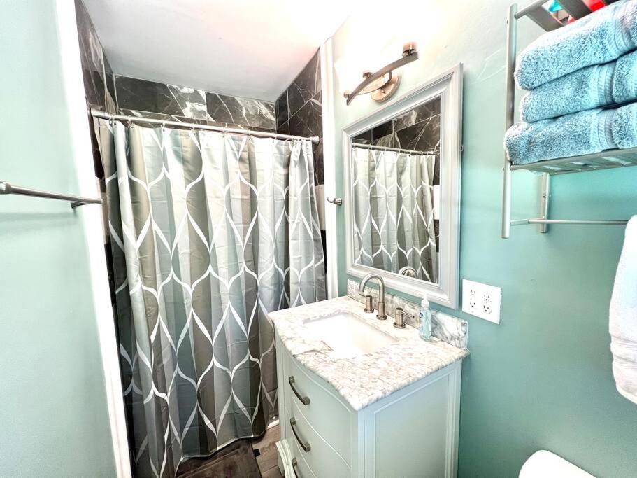 Three-Bedroom House - Photo 13