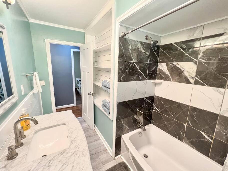 Three-Bedroom House - Photo 11