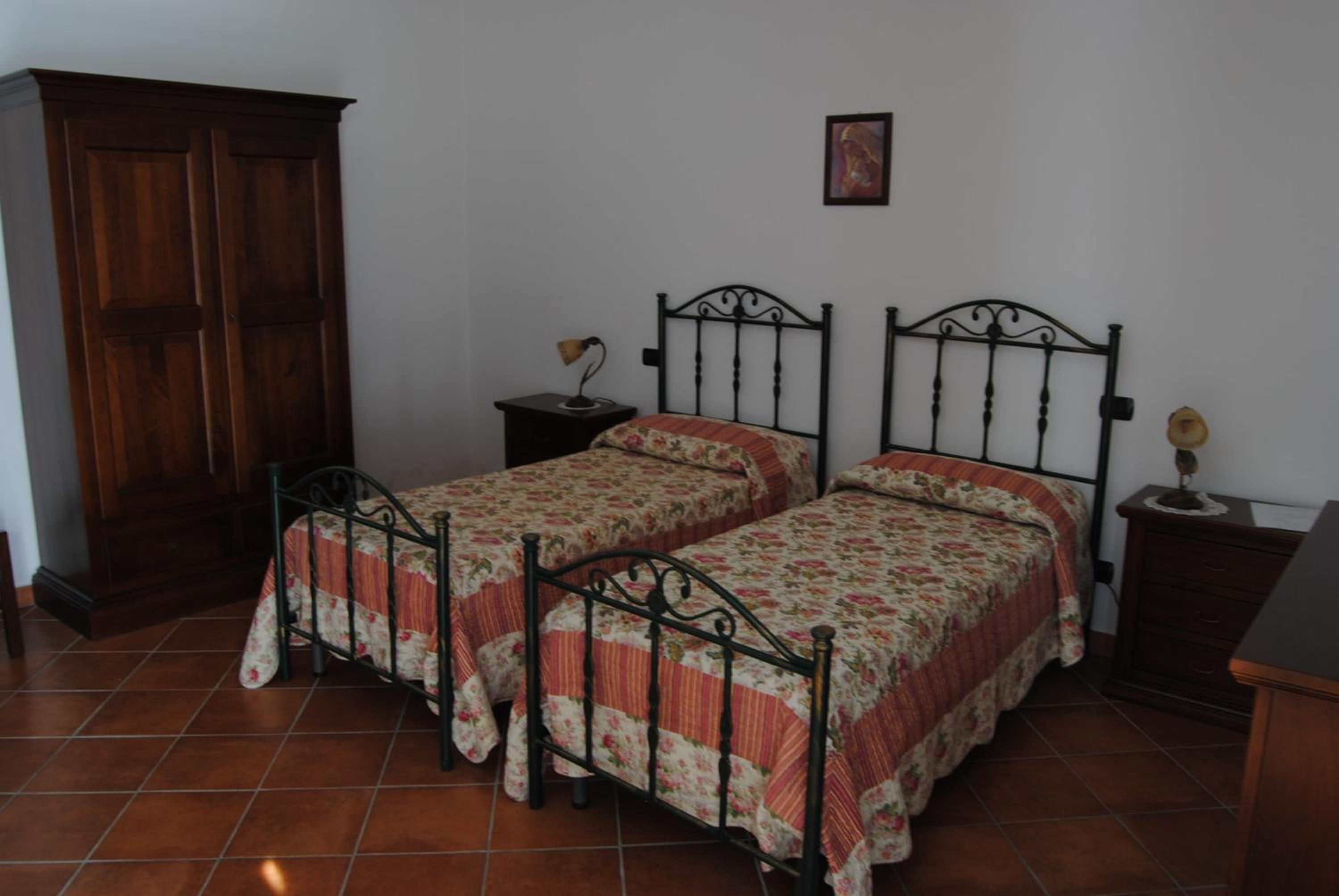 Double Room with Balcony (2 Adults + 1 Child) photo 2