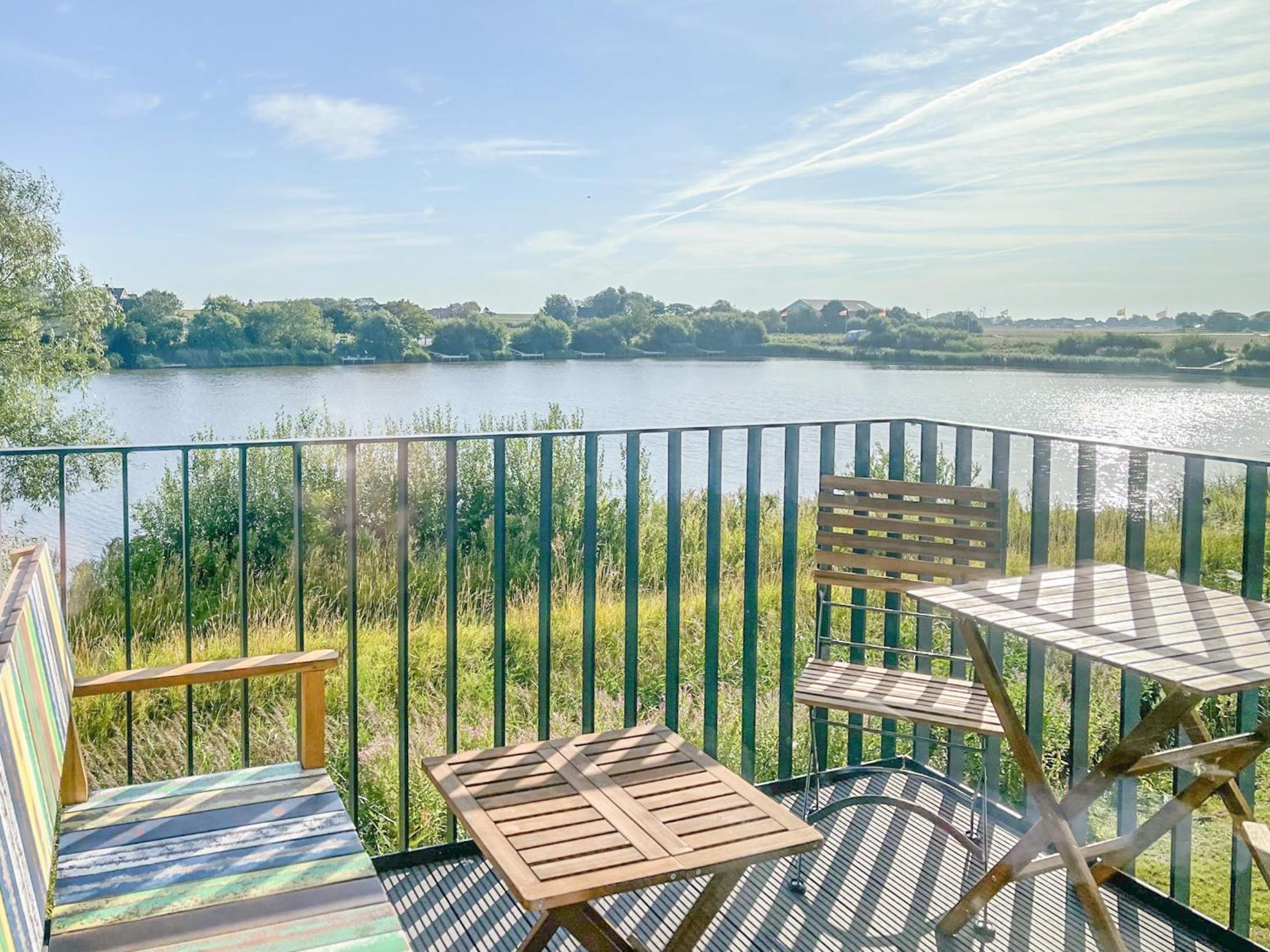 Apartment with Lake View photo 2