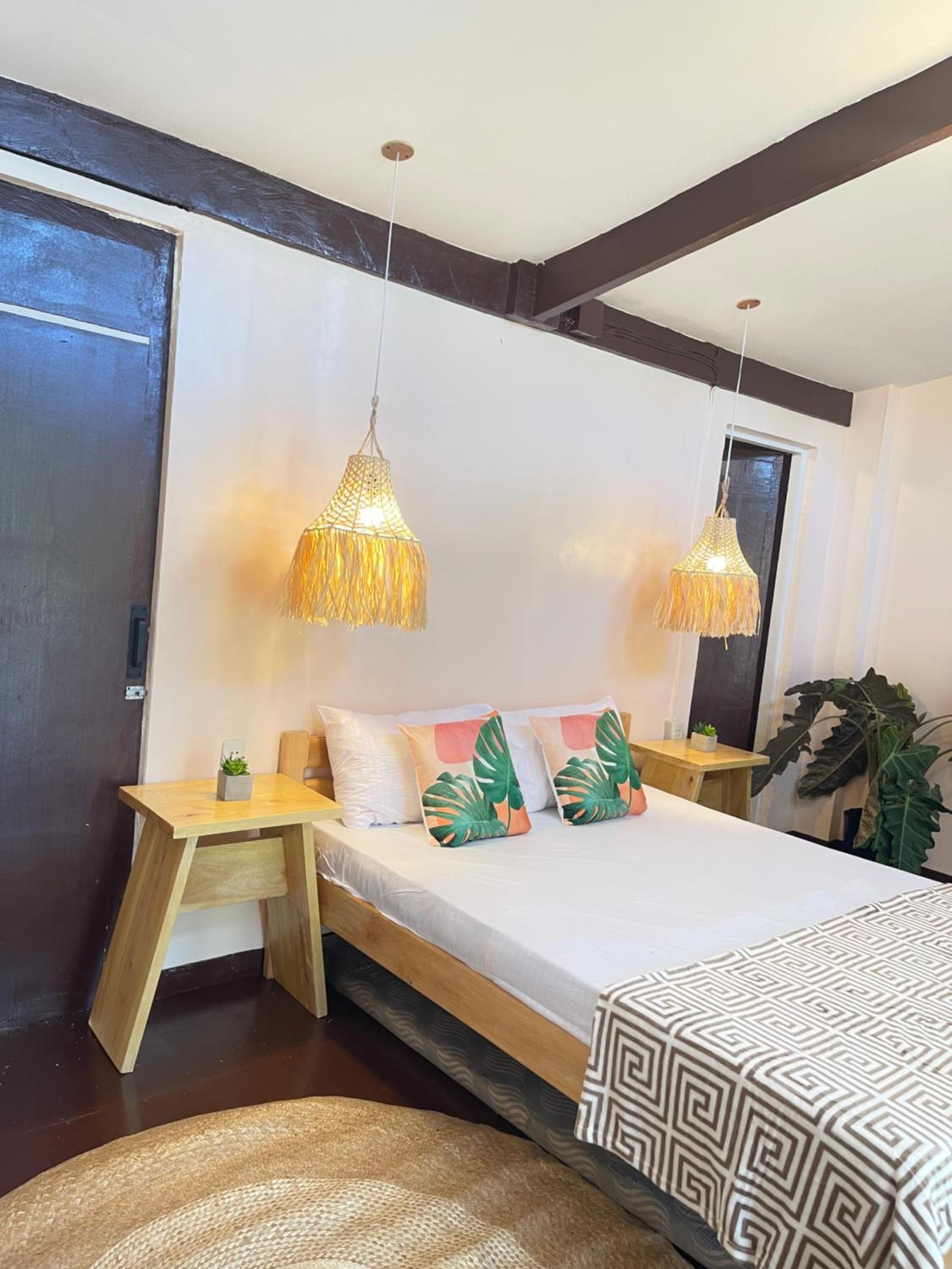 Double Room with Private Bathroom - Photo 2
