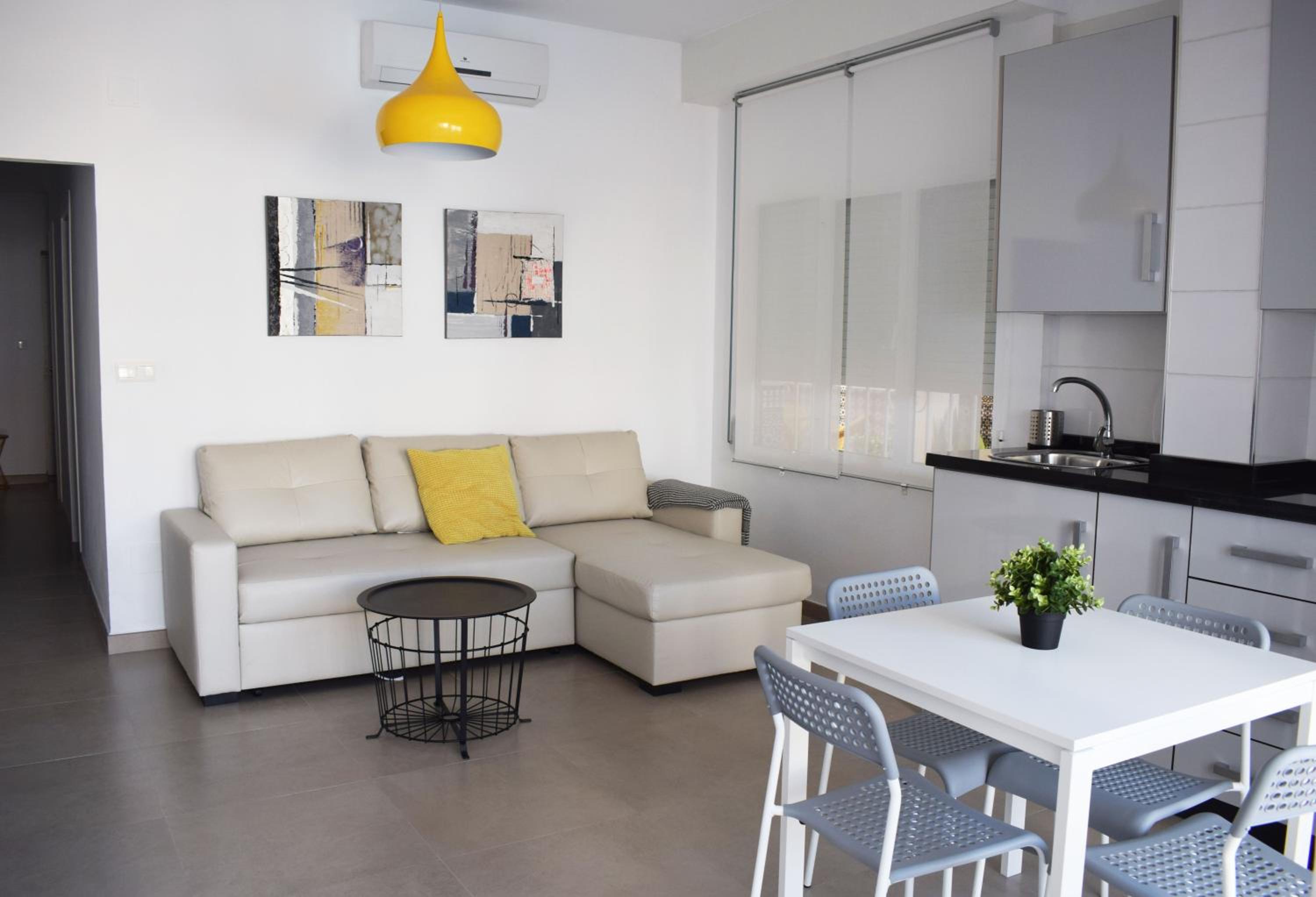 Apartamento con vista a la piscina