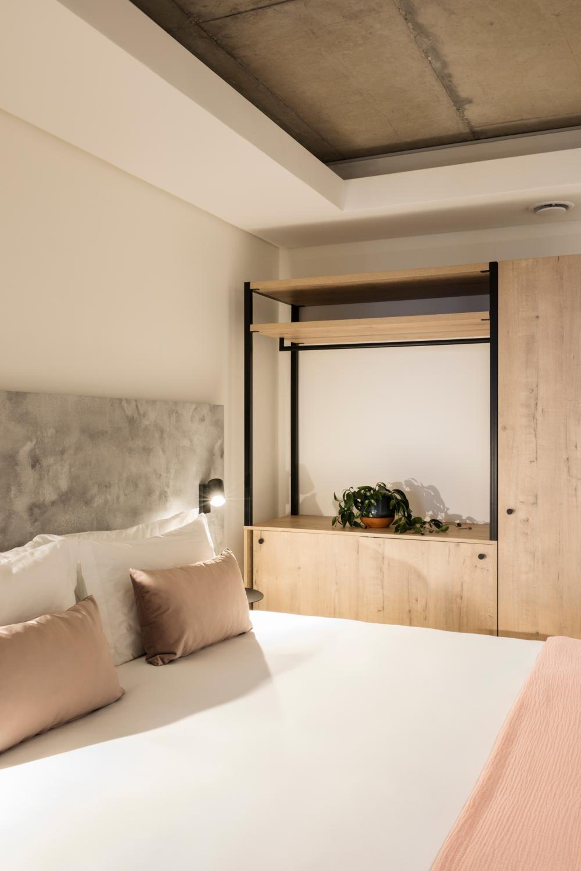The Home Deluxe - Photo 18