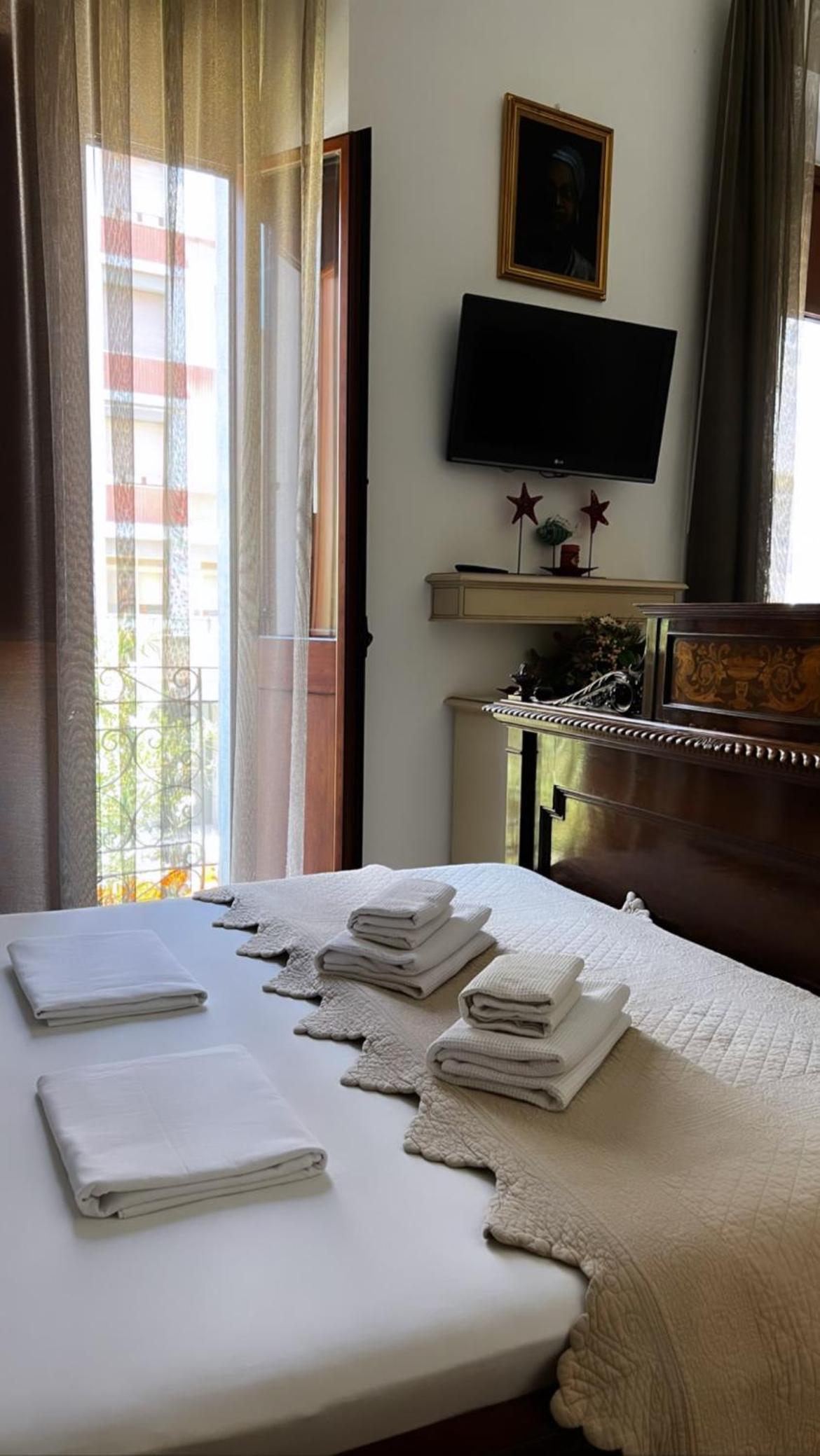 Deluxe Double Room with Shower photo 1