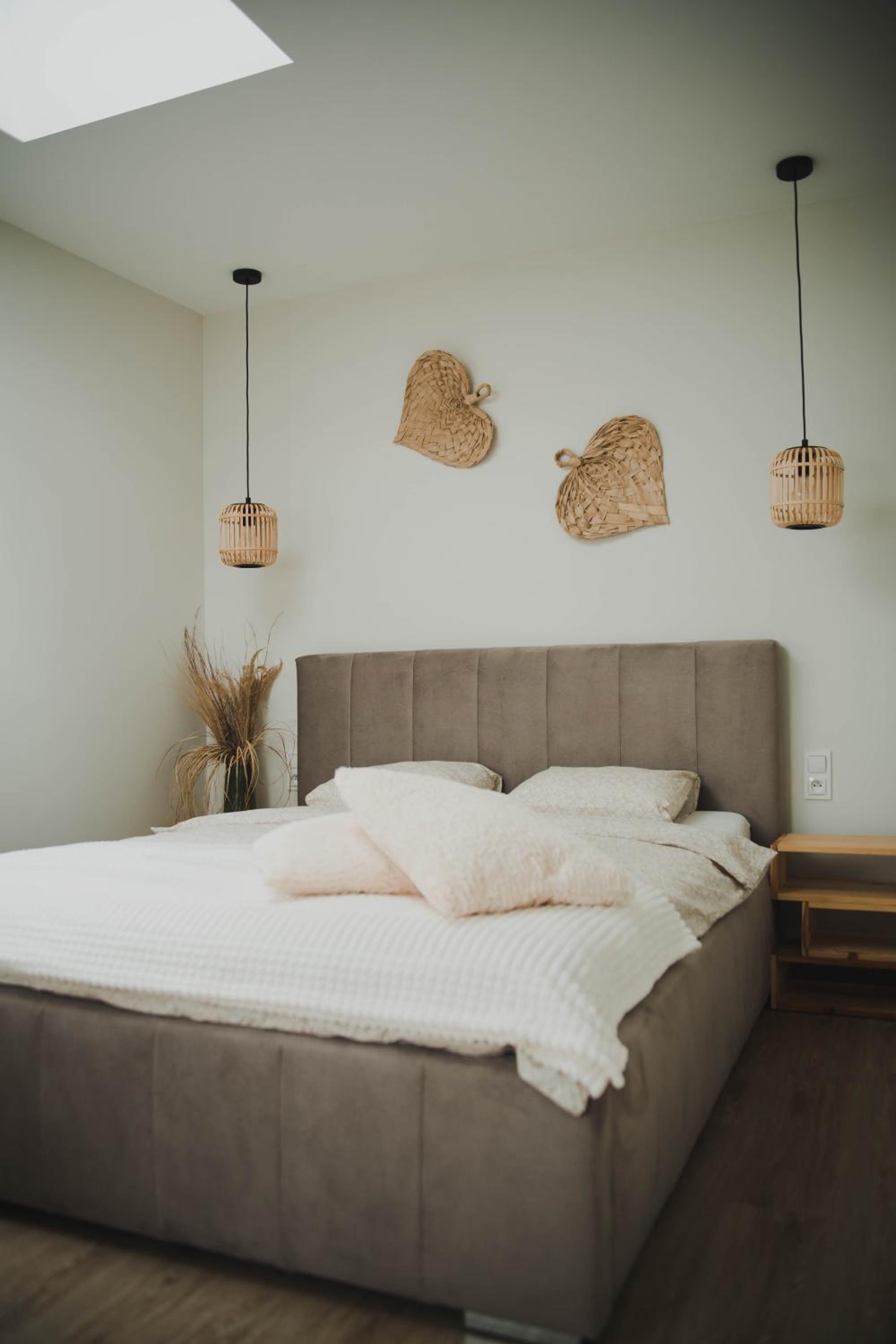 One-Bedroom Apartment - Photo 8
