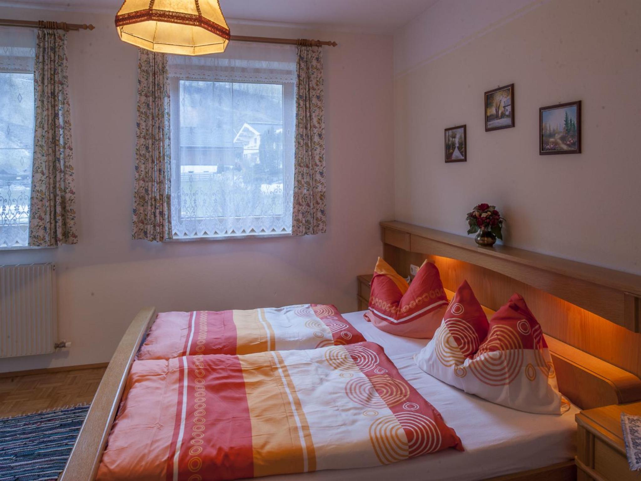 Large One-Bedroom Apartment with Balcony photo 1