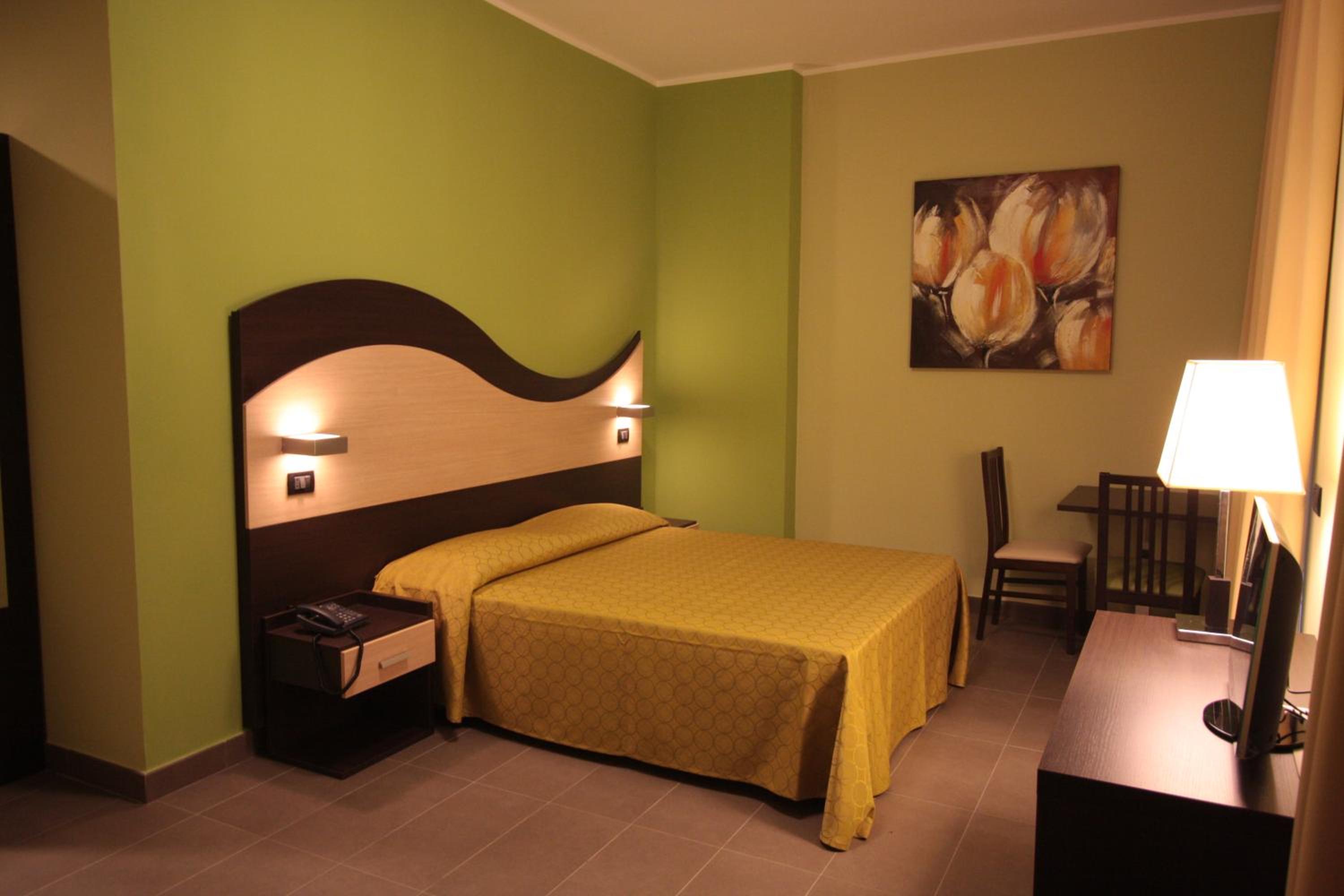 Standard Double Room photo 2