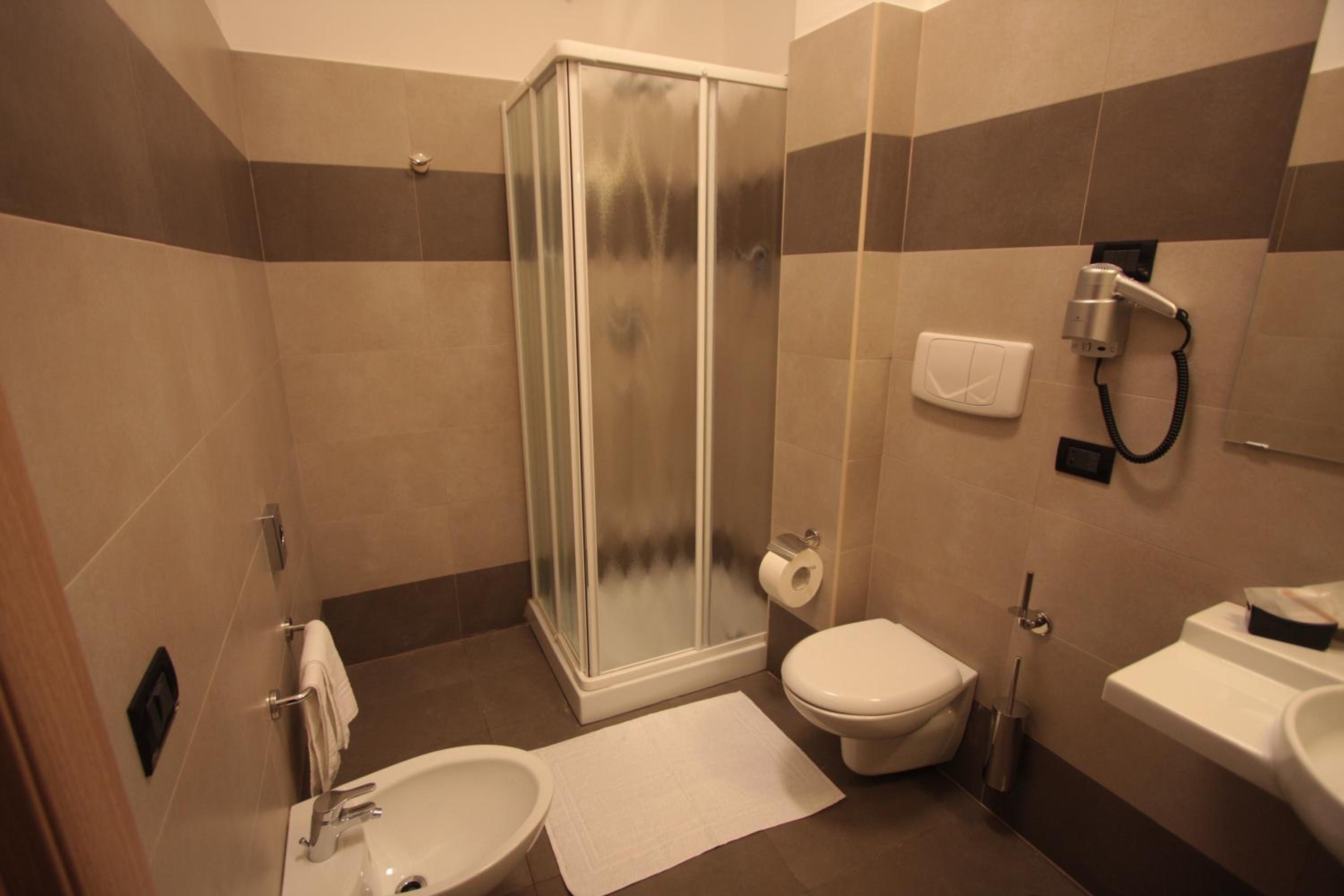 Double or Twin Room with Outdoor Pool Access photo 3