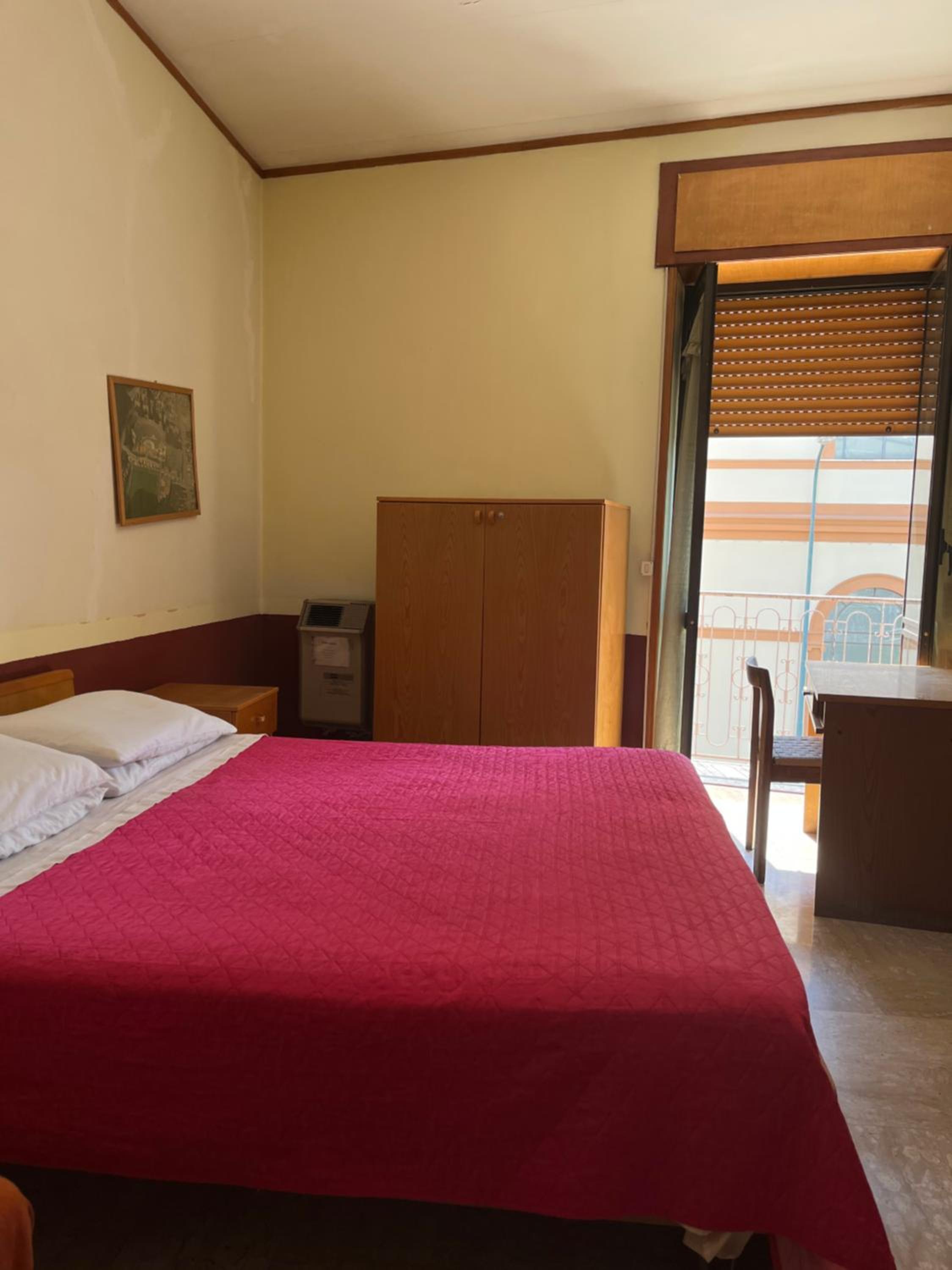 Standard Double Room with Shared Bathroom
