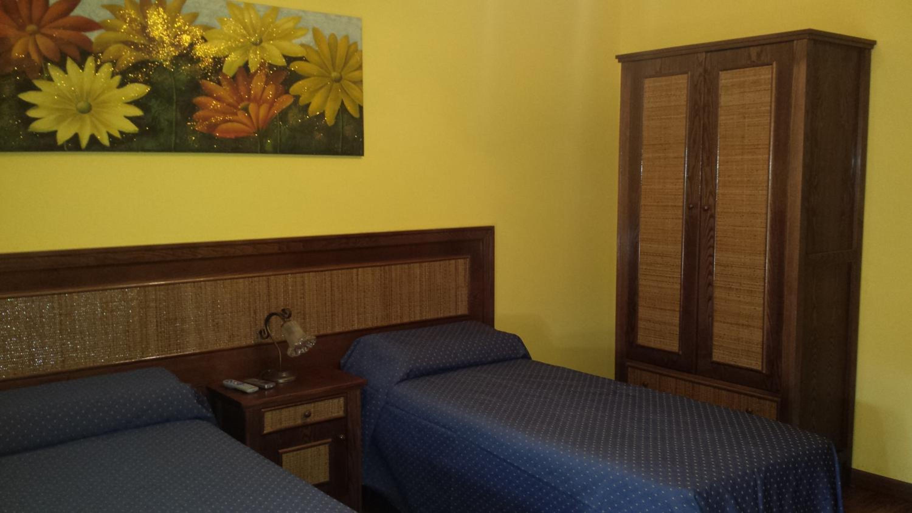 Deluxe Double or Twin Room - Photo 3