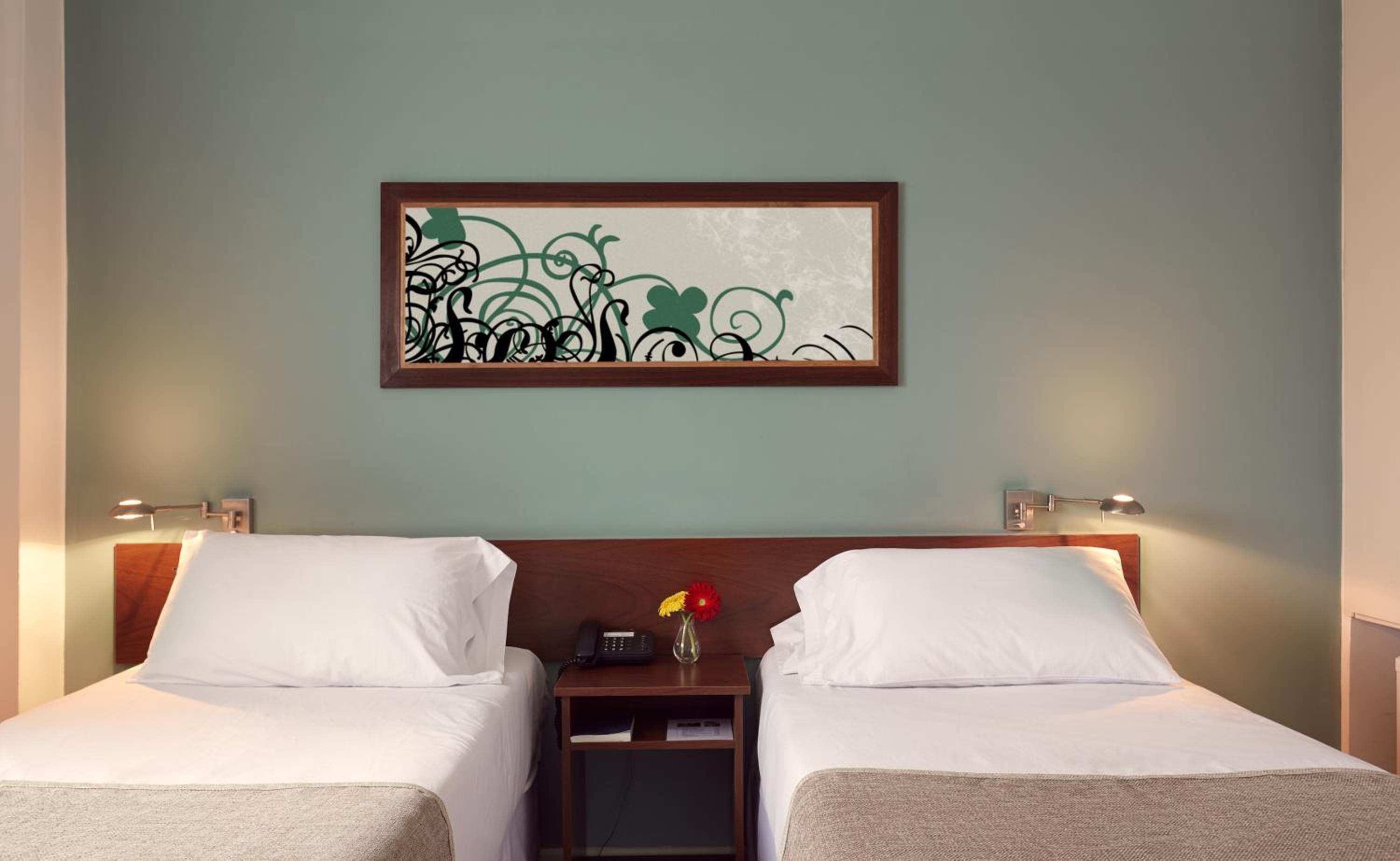 Standard Twin Room photo 2