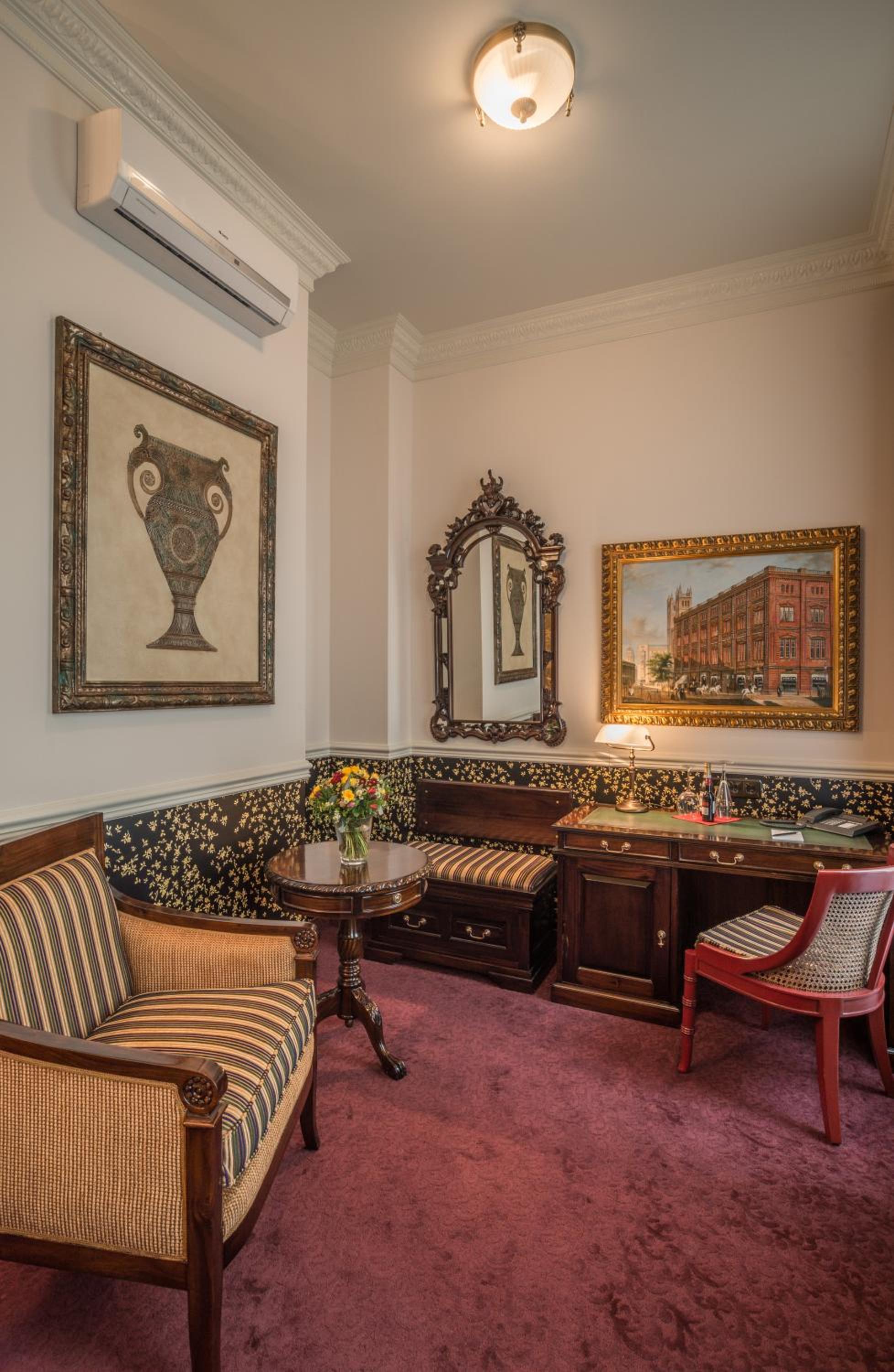 Deluxe Double or Twin Room with Spa Bath photo 2
