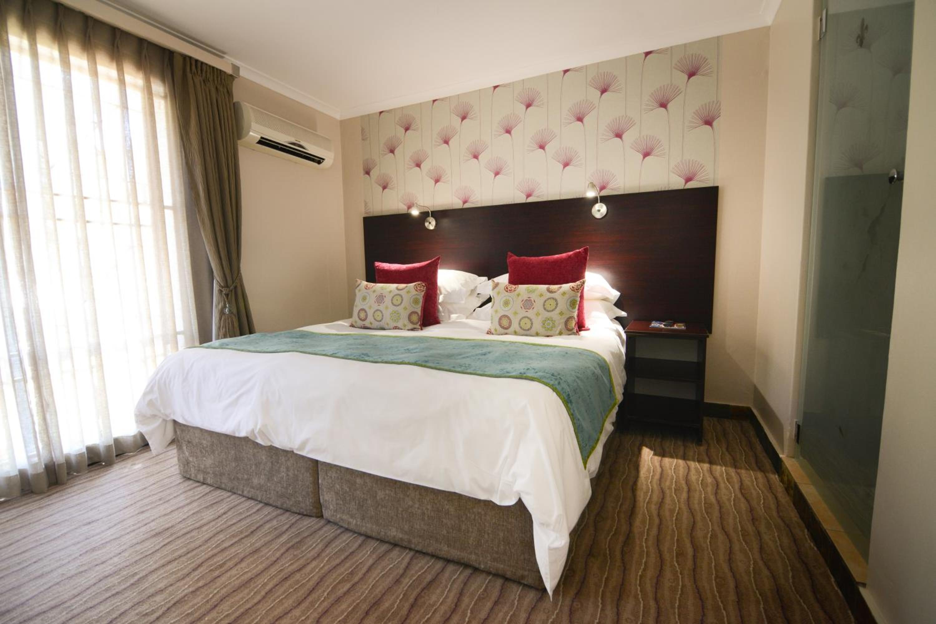 Superior Double or Twin Room - Photo 9