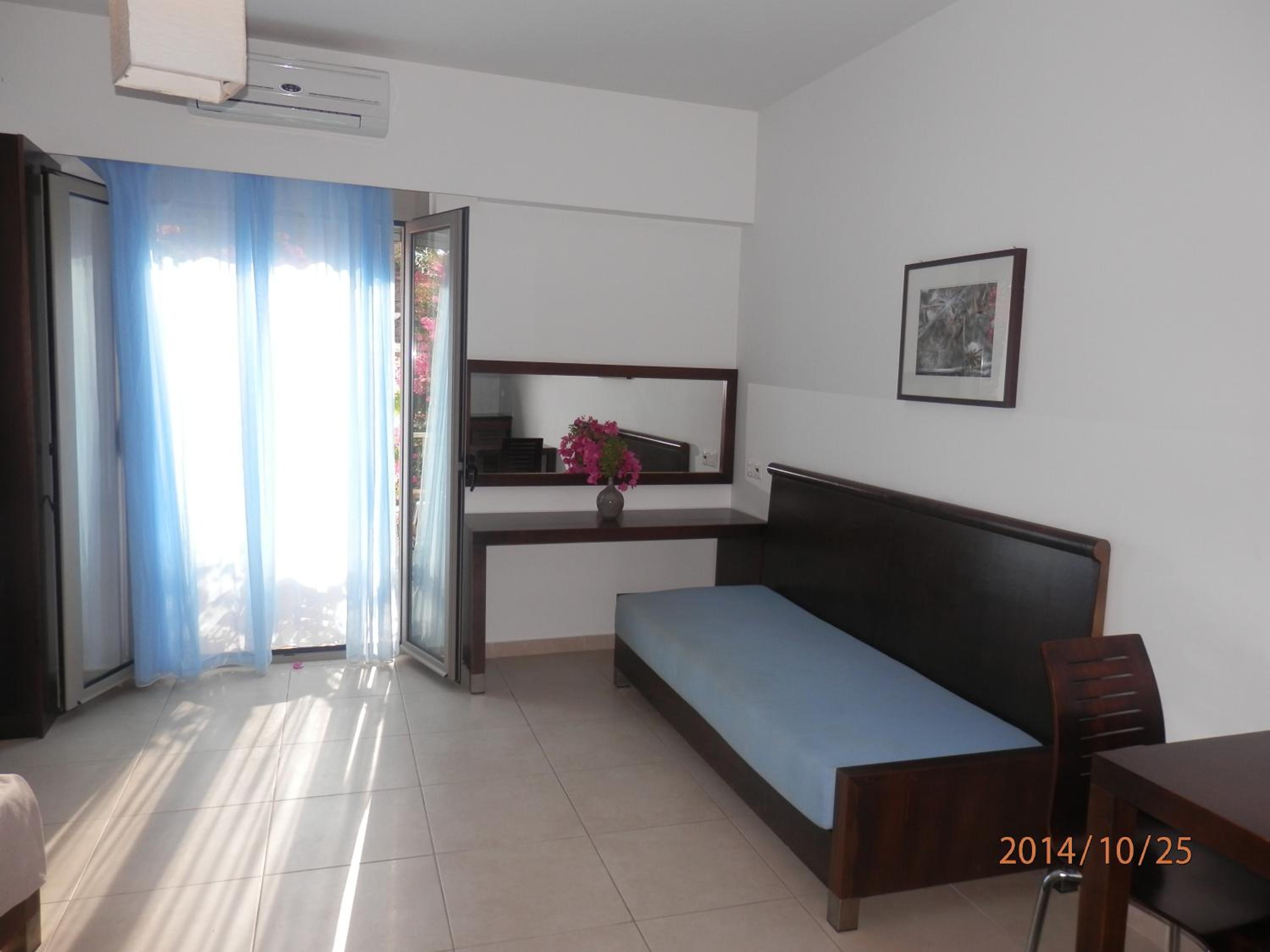 Family One-Bedroom Apartment - Photo 4