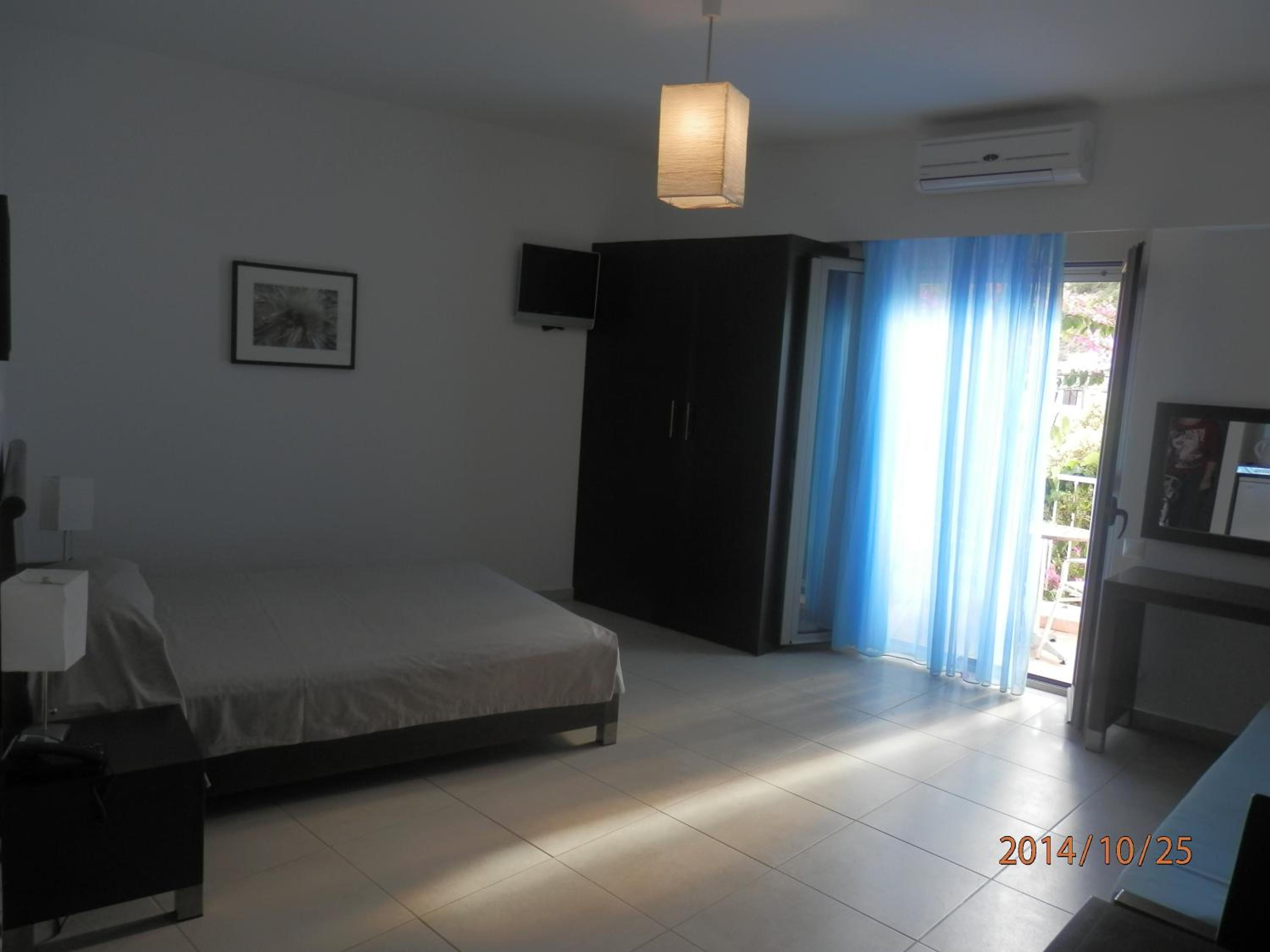 Family One-Bedroom Apartment - Photo 15