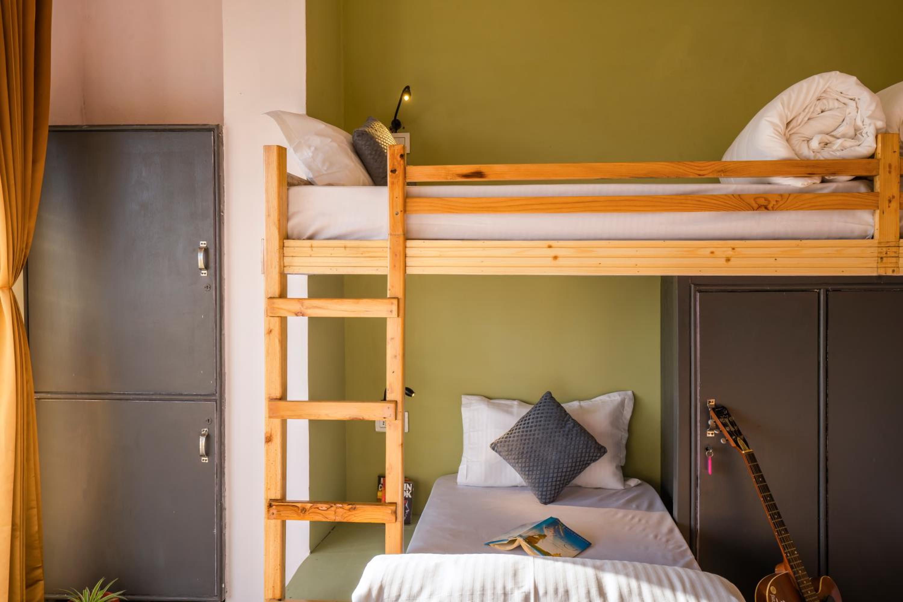 Bed in 4-Bed Mixed Dormitory Room (with balcony) photo 2