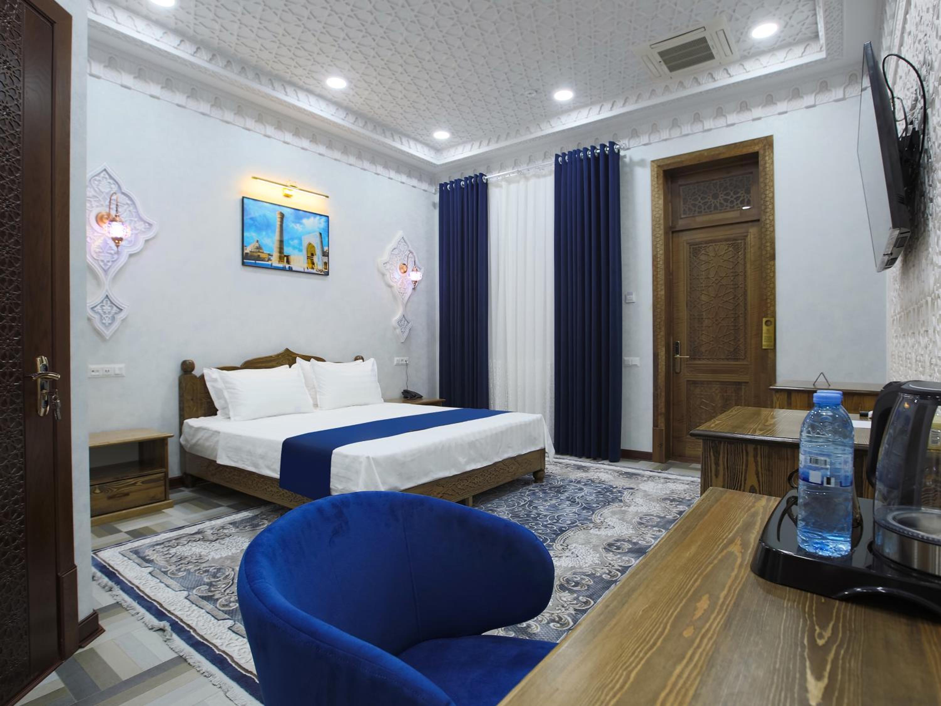 Deluxe Double Room with Shower photo 2